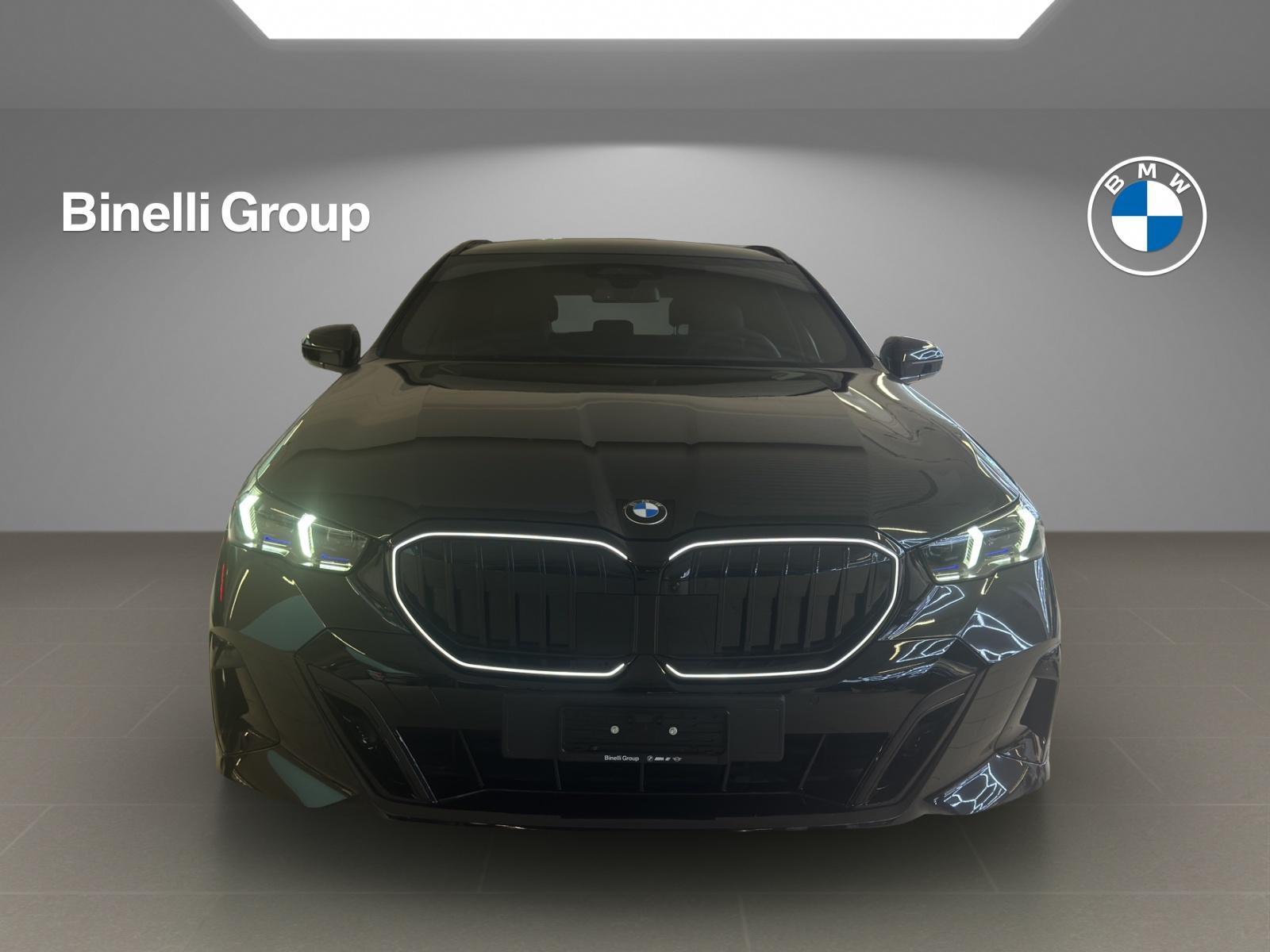 BMW 520d xDrive 48V Touring M Sport Steptronic-showroom-element-1