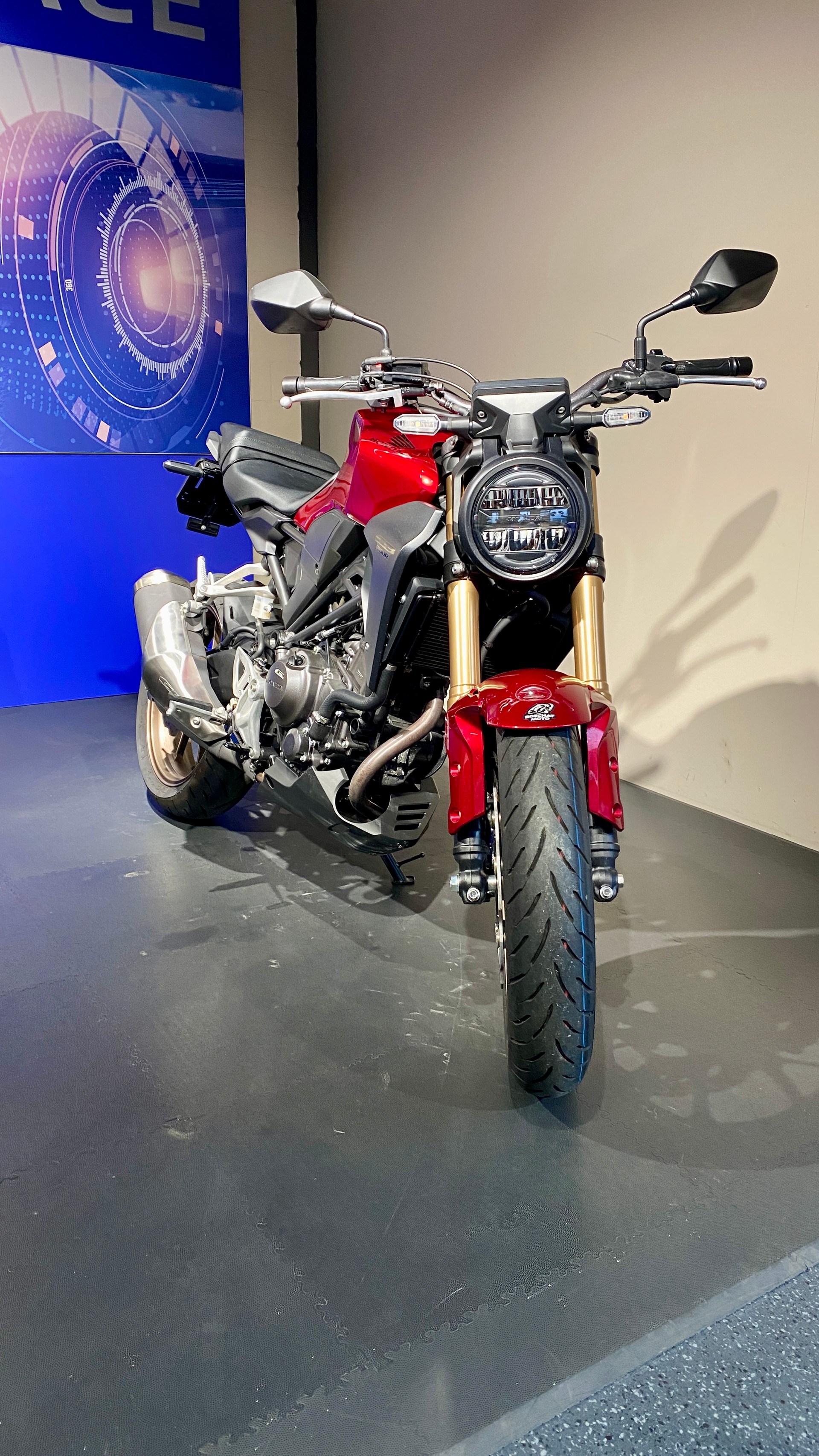 HONDA CB 300-image-2