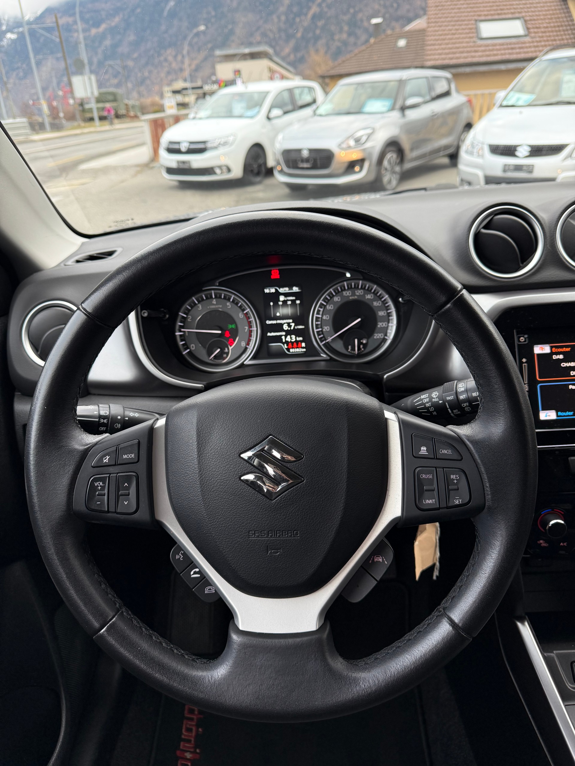 SUZUKI Vitara 1.0 Unico-image-9