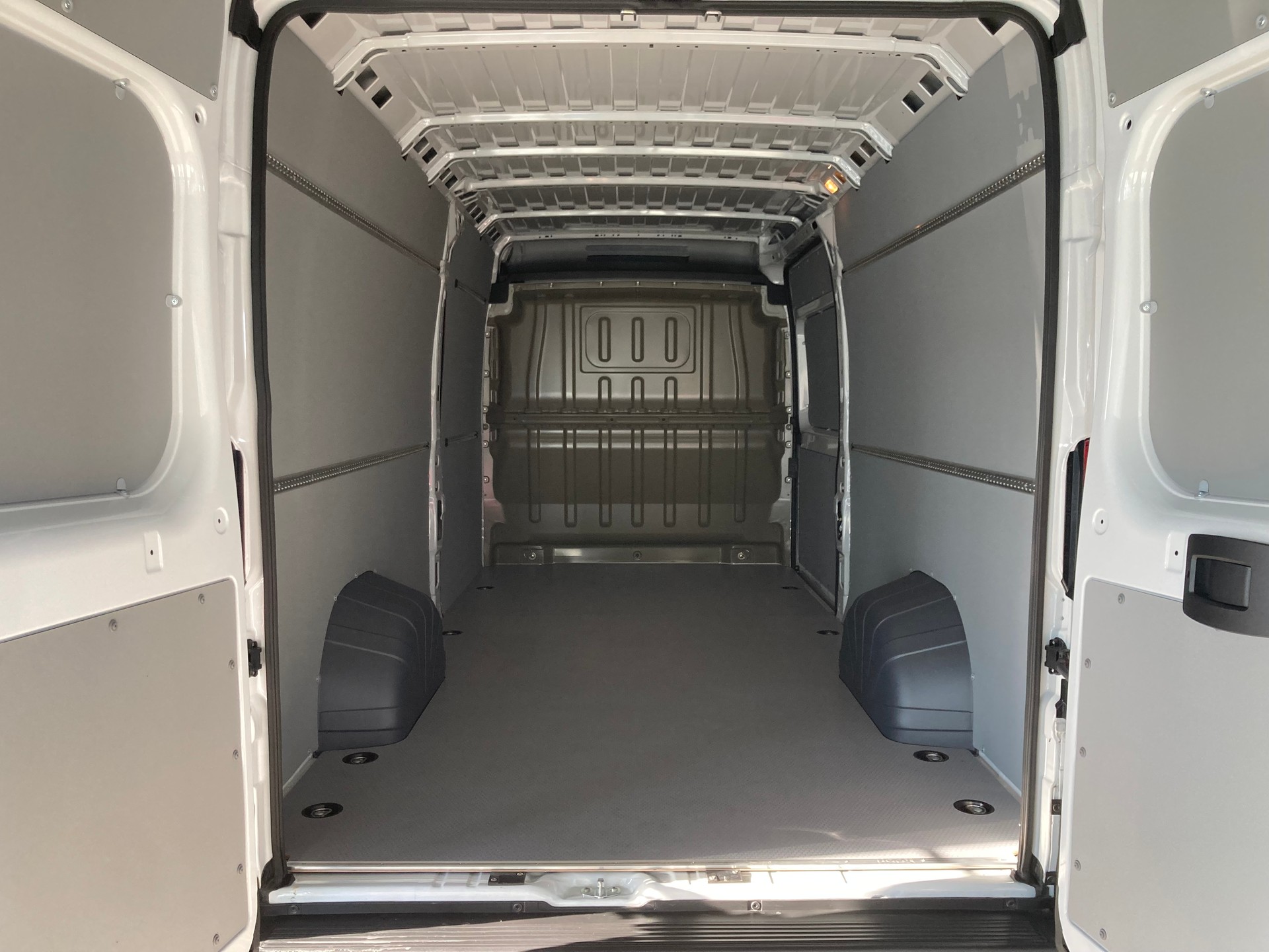 CITROEN Jumper 35+ 2.2 BlueHDi 180 L4H2 Kasten-image-8