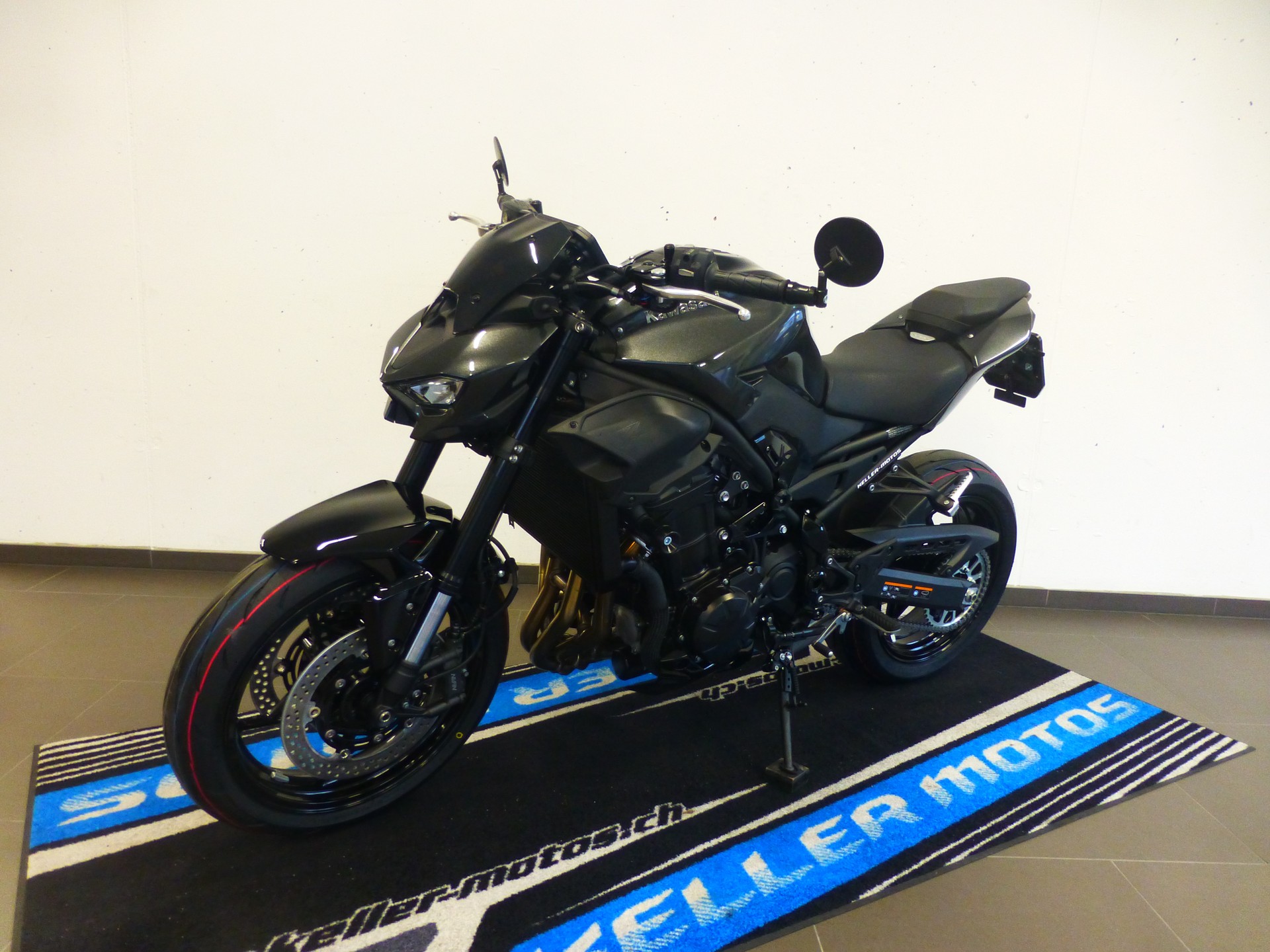KAWASAKI Z 900 (35kW) Platin Dark Edition-image-11