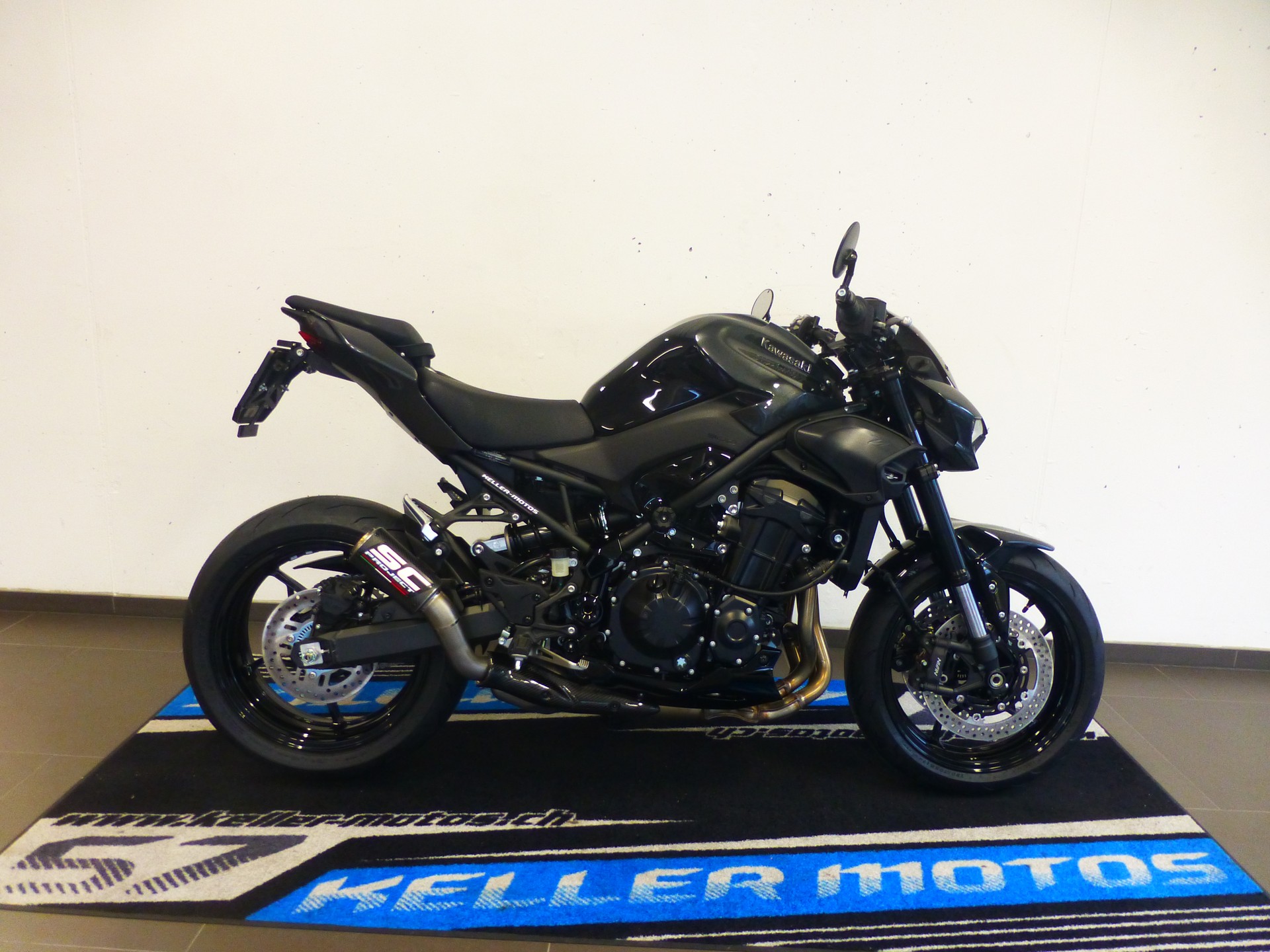 KAWASAKI Z 900 (35kW) Platin Dark Edition-image-0