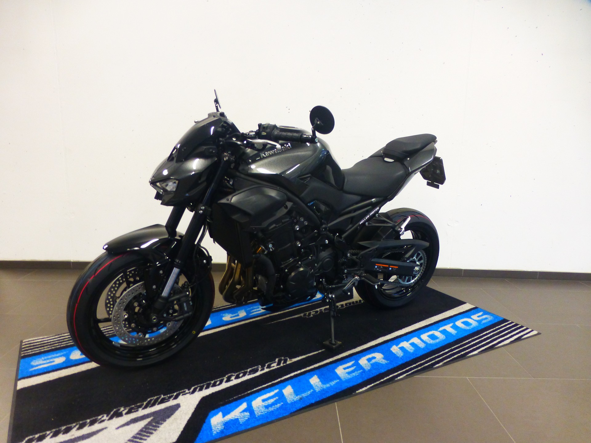 KAWASAKI Z 900 (35kW) Platin Dark Edition-image-13