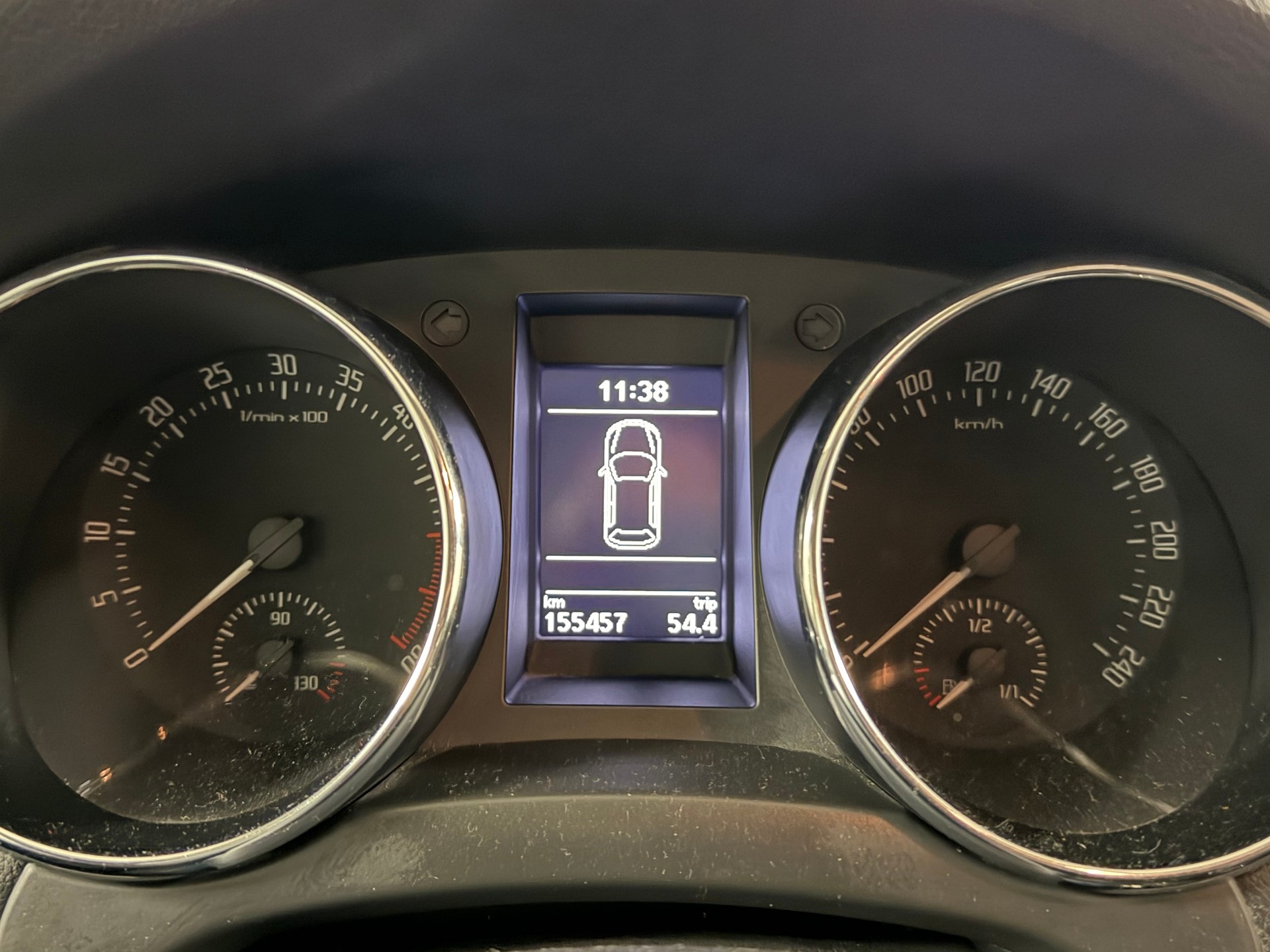 SKODA Yeti 1.6 TDI GL Ambition-image-17