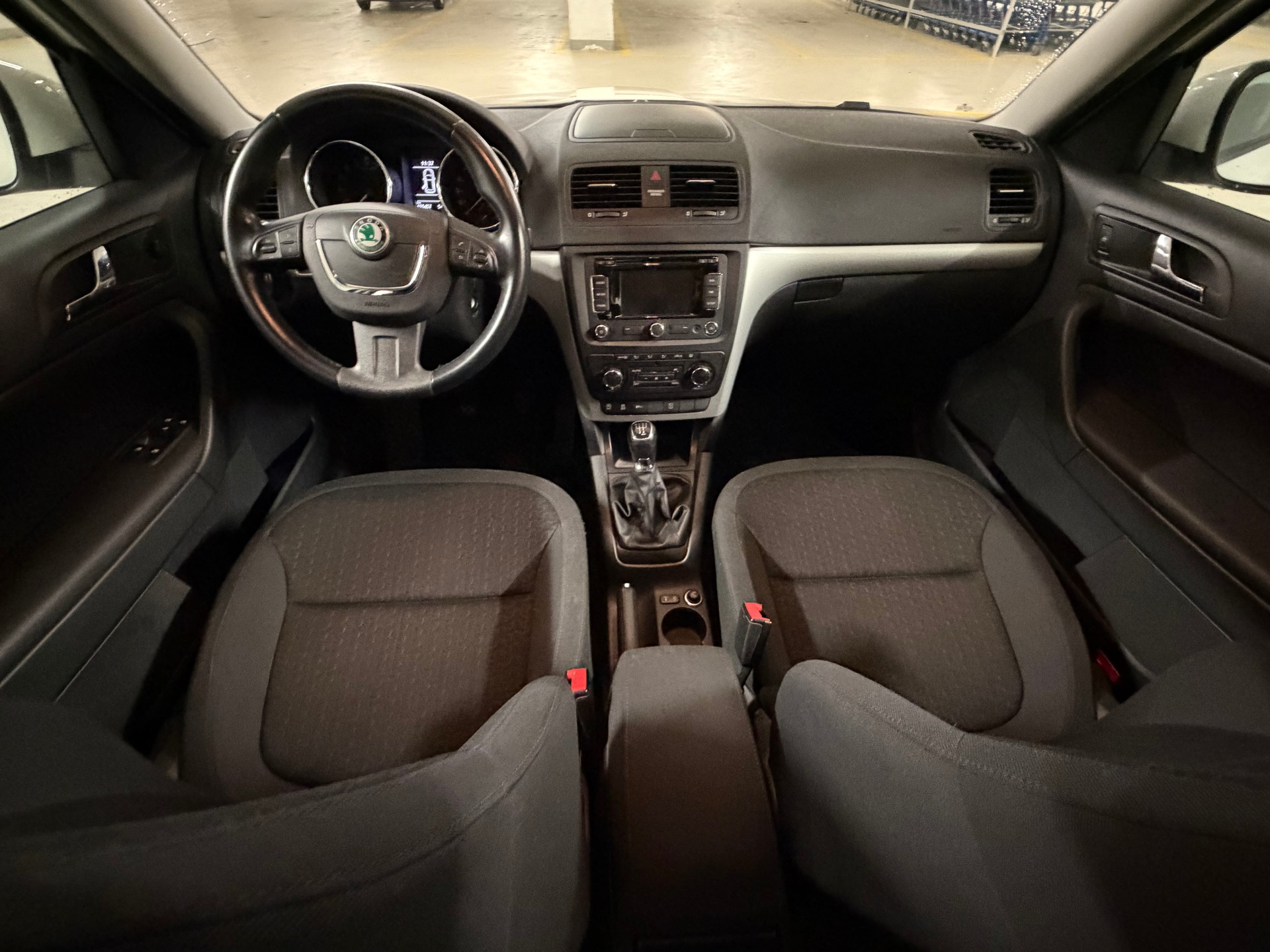 SKODA Yeti 1.6 TDI GL Ambition-image-10