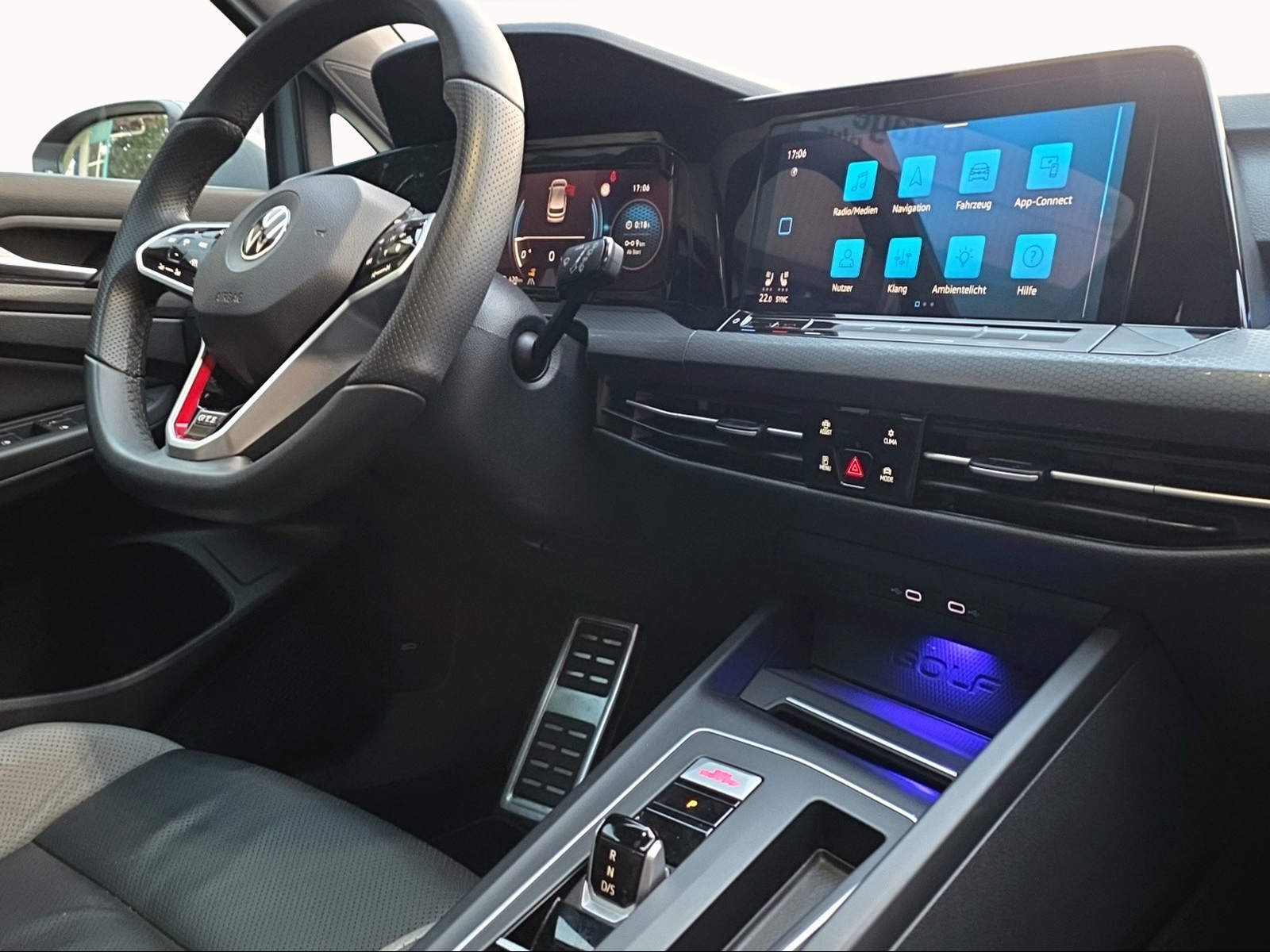 VW Golf 2.0 TSI GTI DSG-image-12