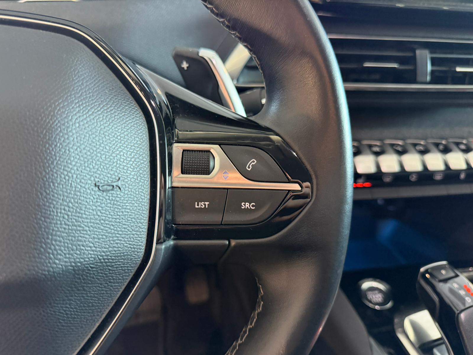 PEUGEOT 5008 1.2 Pure Tech Allure Pack EAT8 7 places ** Visite sur RDV **-image-16