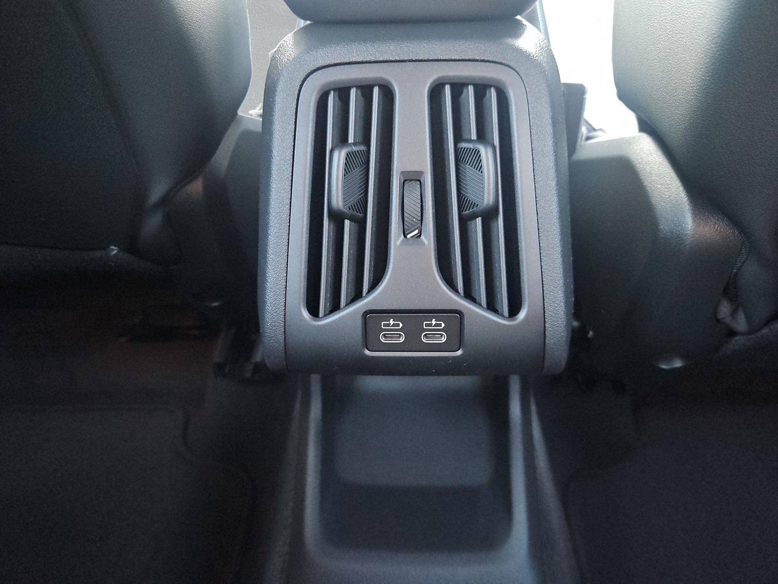 BMW X1 xDriveM35i-image-19