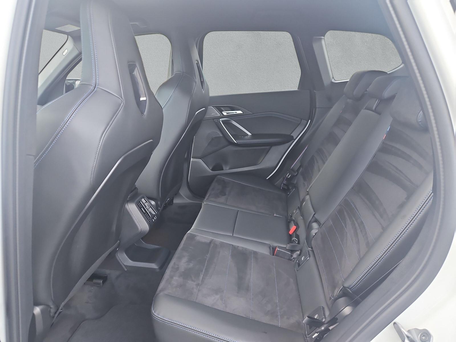 BMW X1 xDriveM35i-image-11