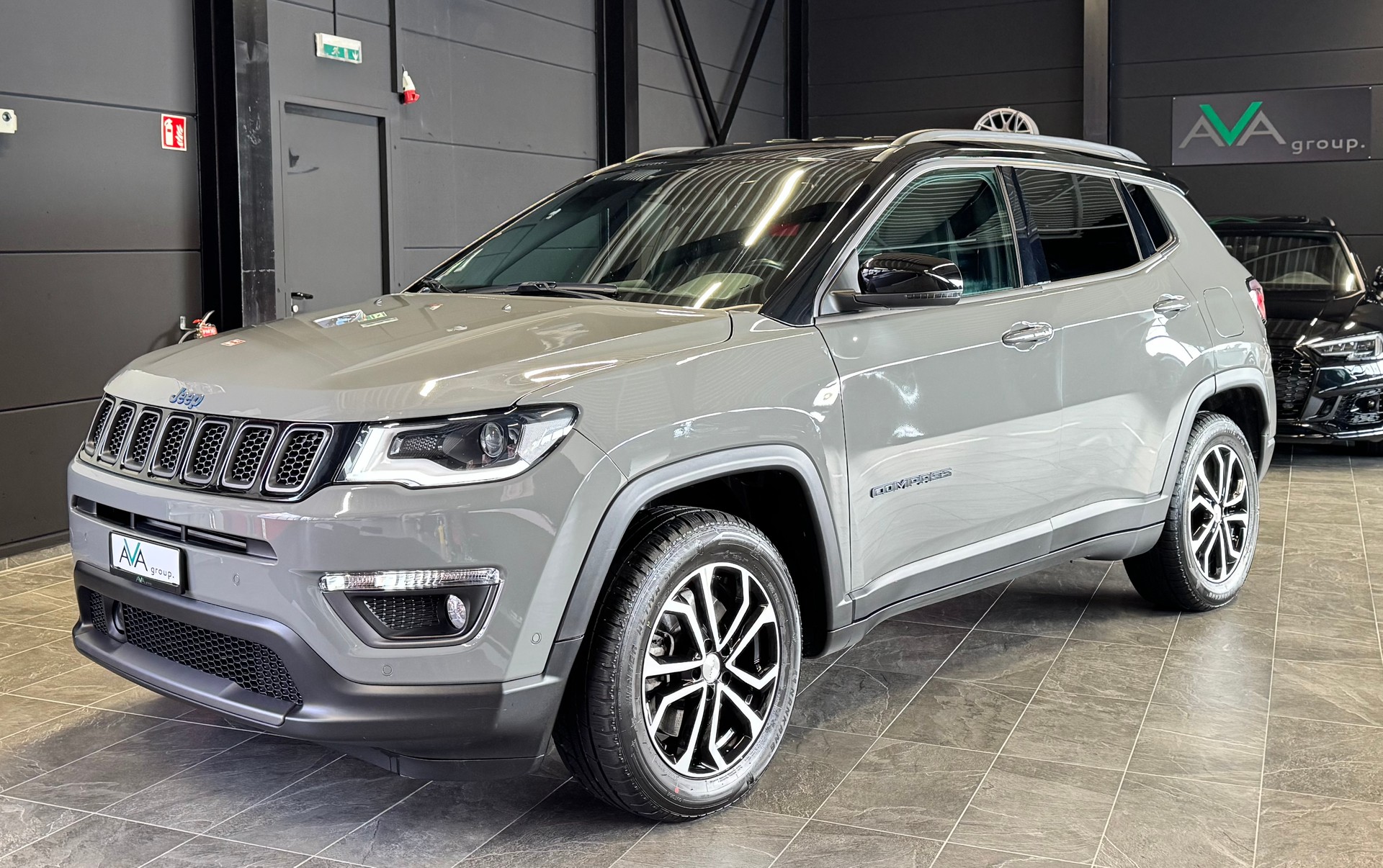 JEEP Compass 1.3 T PHEV S AWD * 4x4 *-image-3