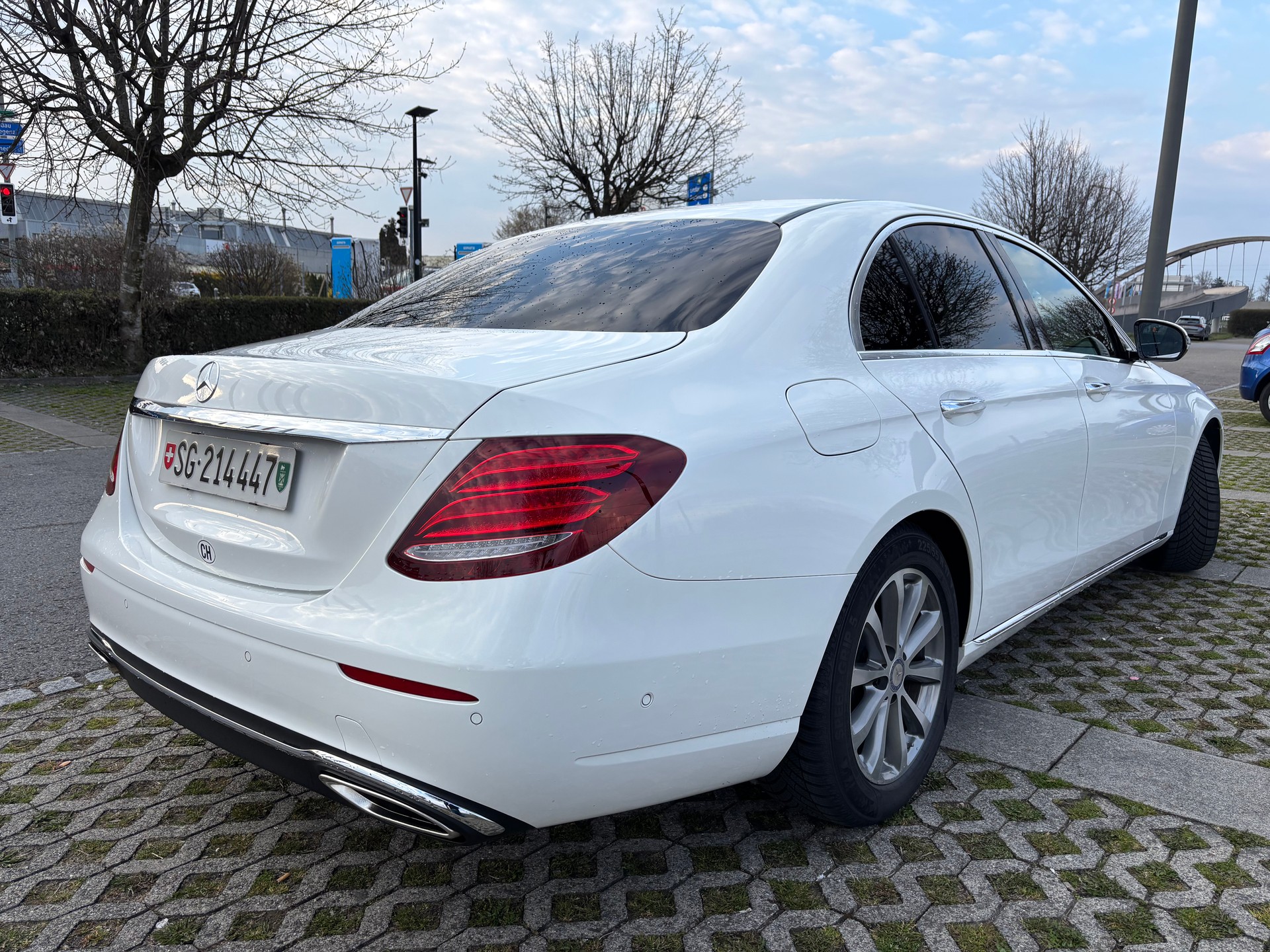 MERCEDES-BENZ E 200 Avantgarde 9G-Tronic, CH Fahrzeug, Service gepflegt-image-3