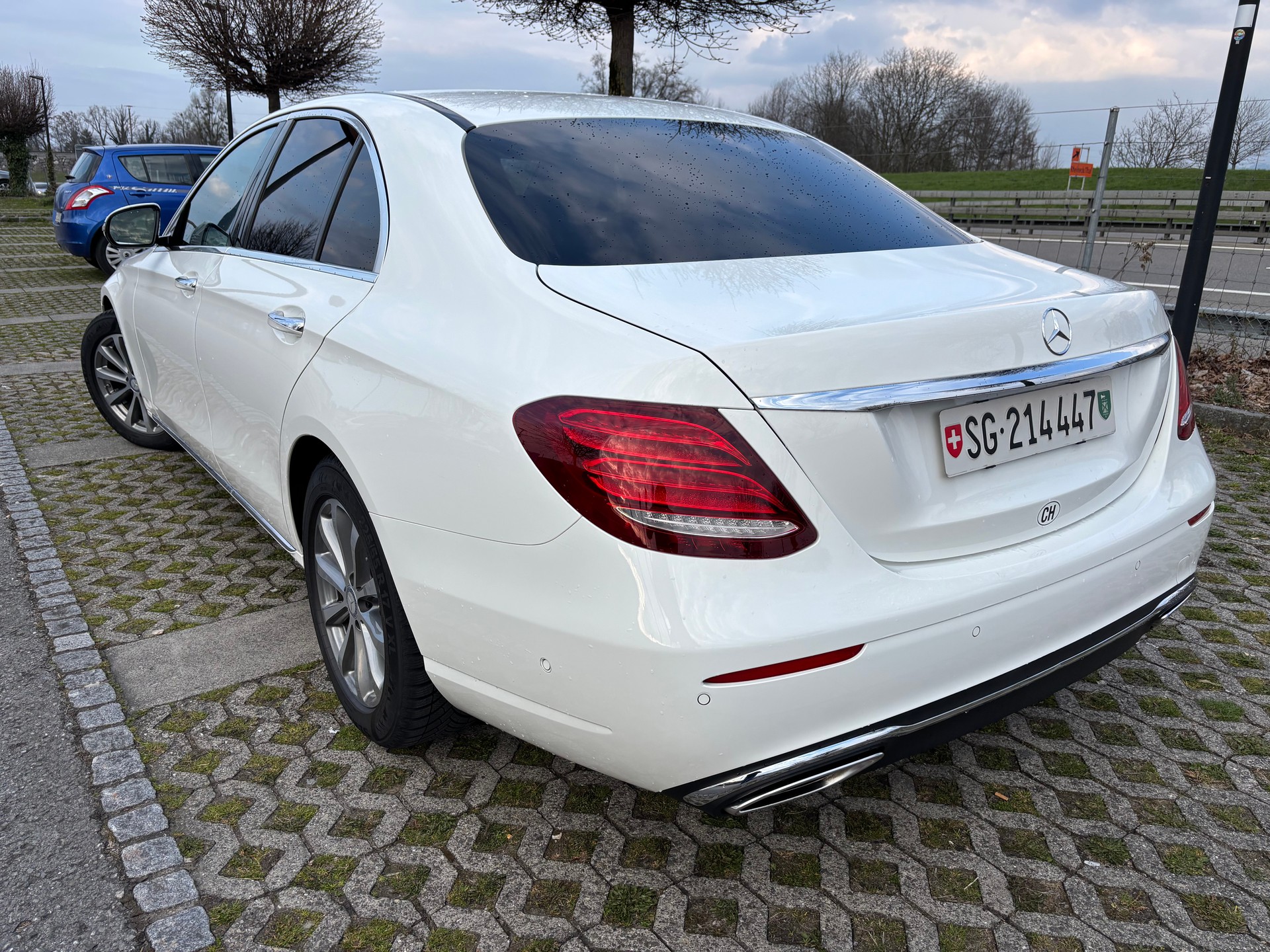 MERCEDES-BENZ E 200 Avantgarde 9G-Tronic, CH Fahrzeug, Service gepflegt-image-4