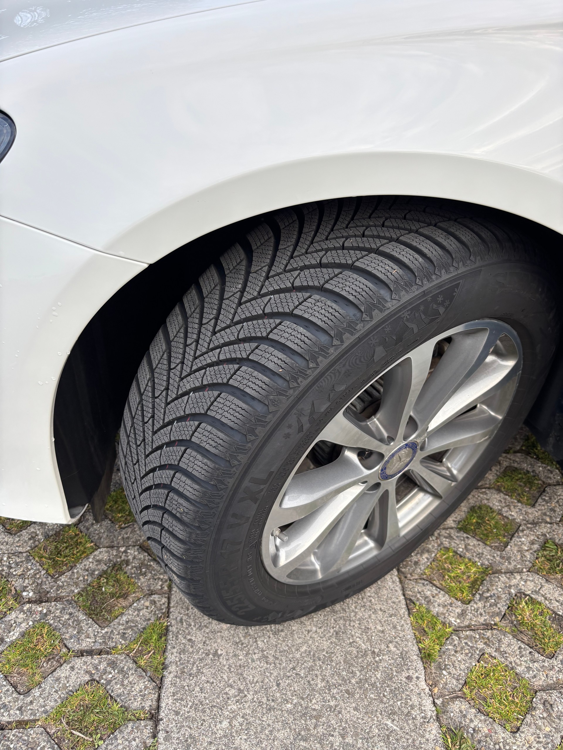 MERCEDES-BENZ E 200 Avantgarde 9G-Tronic, CH Fahrzeug, Service gepflegt-image-6