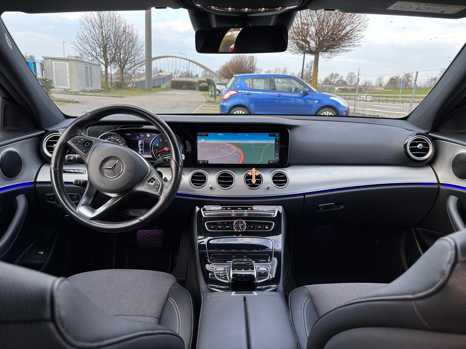 MERCEDES-BENZ E 200 Avantgarde 9G-Tronic, CH Fahrzeug, Service gepflegt-image-8