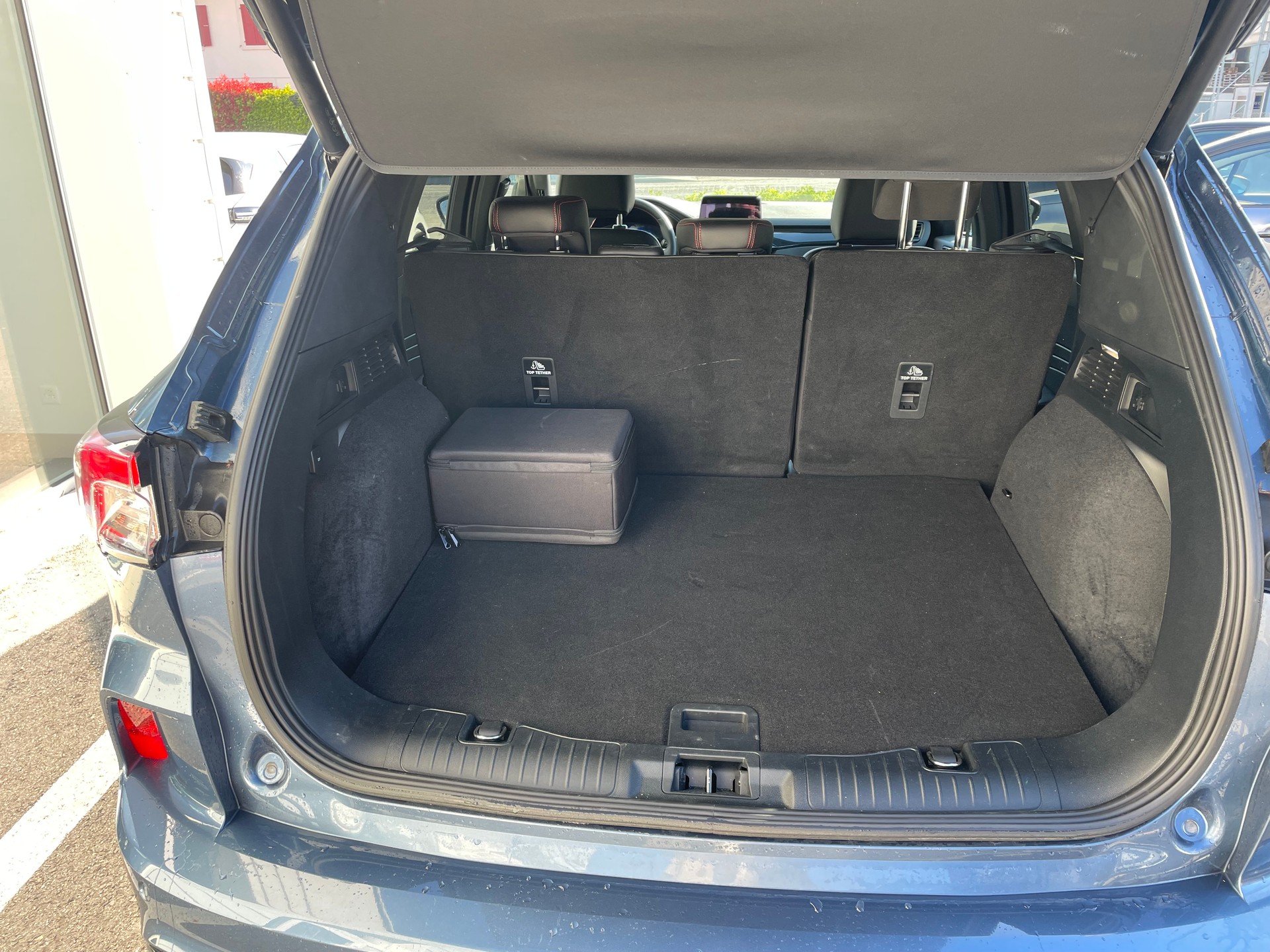 FORD Kuga 2.5 PHEV ST-Line 2WD-image-13