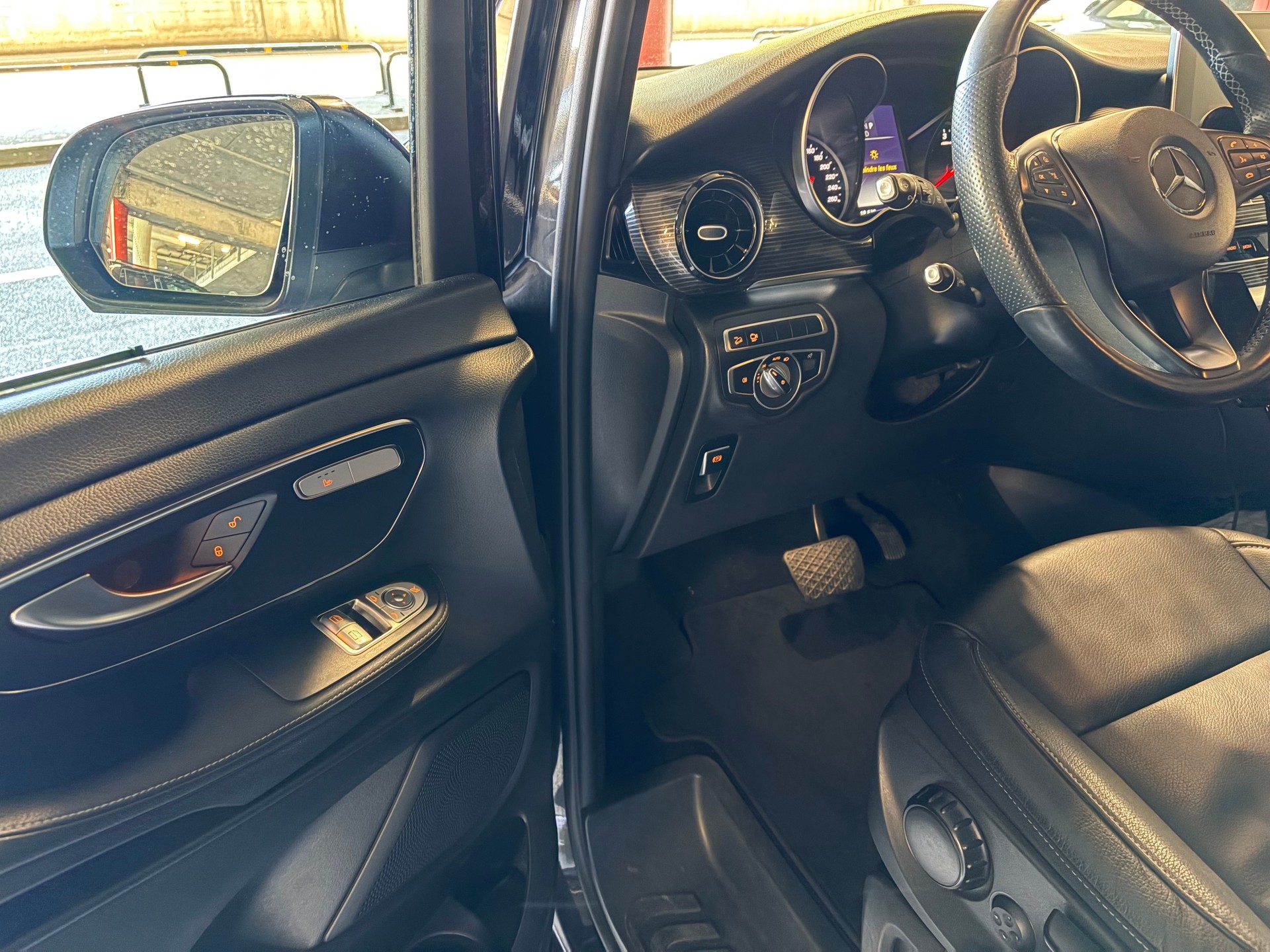 MERCEDES-BENZ V 250 d extralang Avantgarde 4Matic 9G-Tronic-image-5
