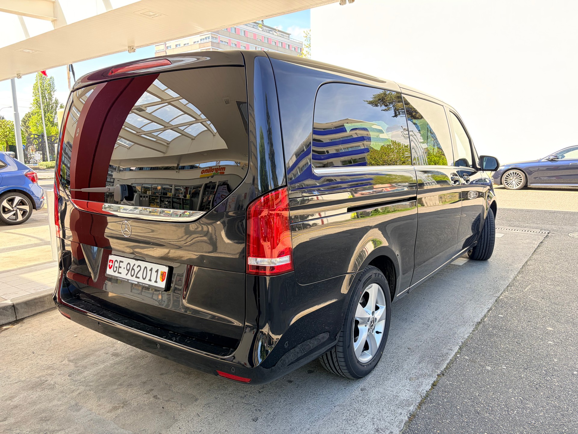 MERCEDES-BENZ V 250 d extralang Avantgarde 4Matic 9G-Tronic-image-1