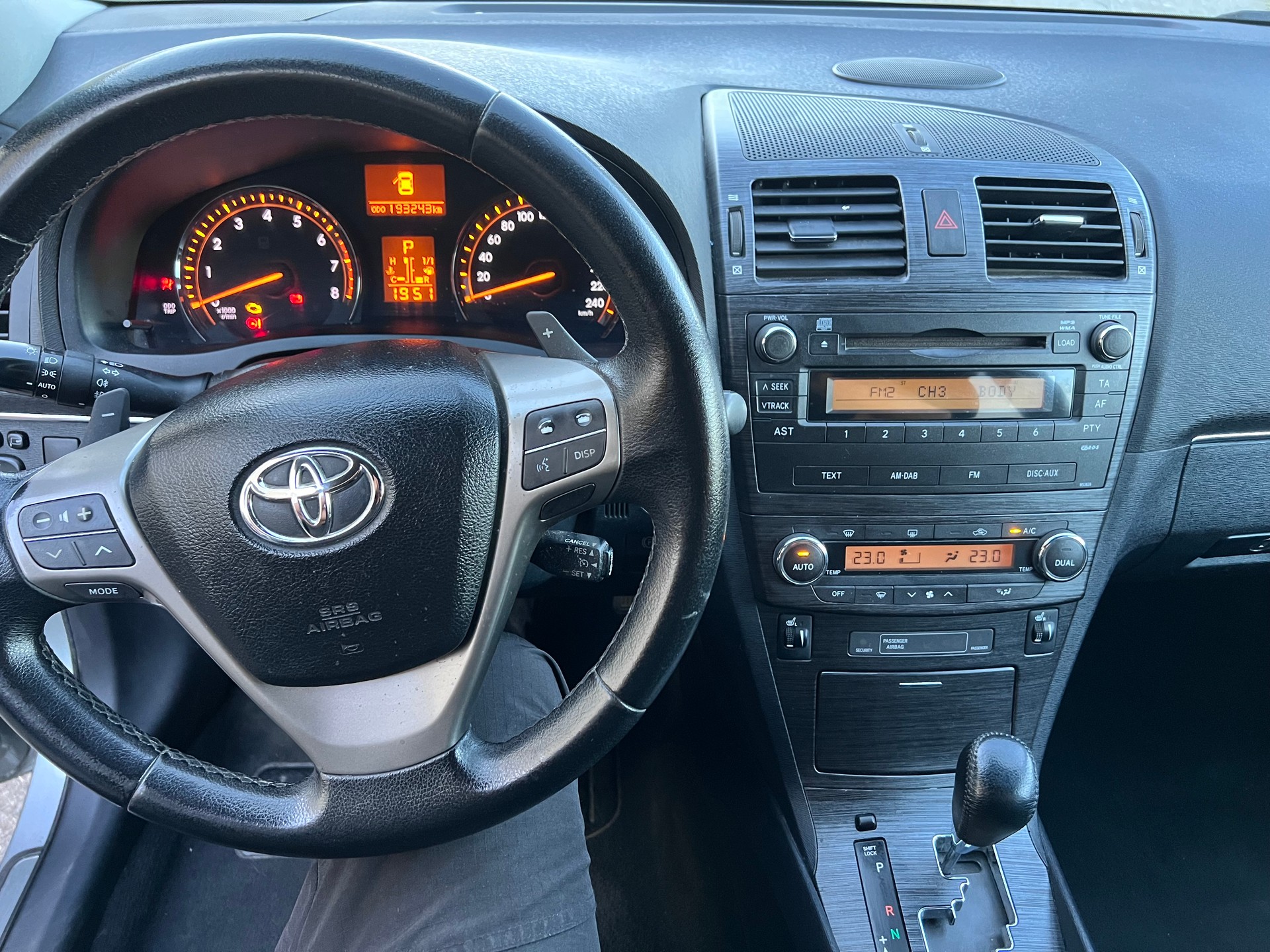 TOYOTA Avensis SW 2.0 Linea Sol Premium Multidrive-image-14
