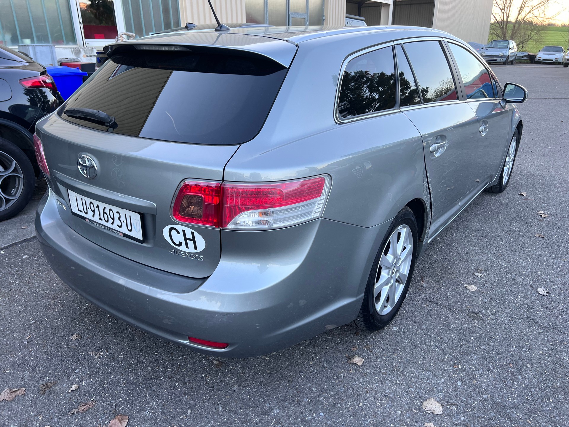 TOYOTA Avensis SW 2.0 Linea Sol Premium Multidrive-image-3