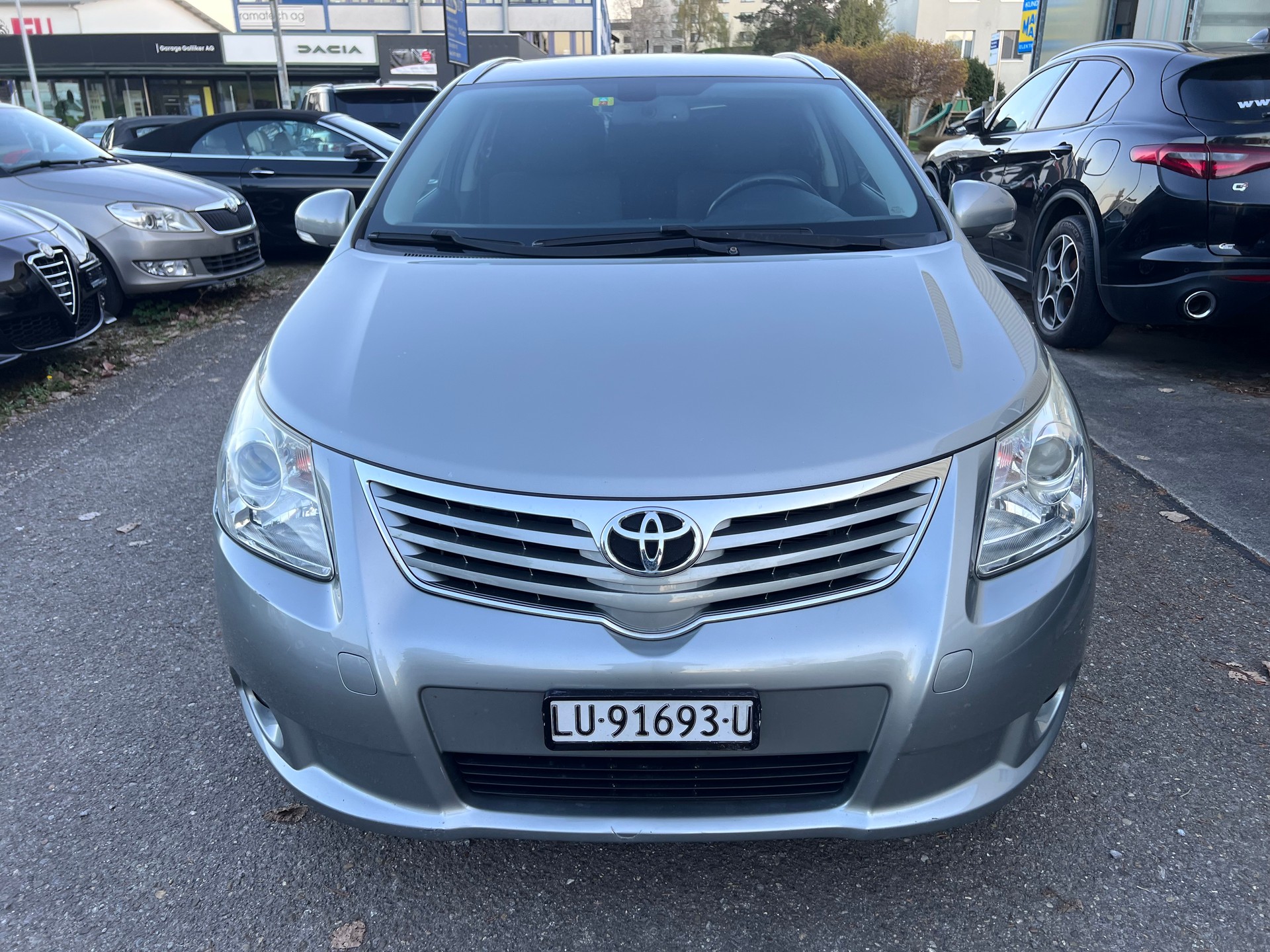 TOYOTA Avensis SW 2.0 Linea Sol Premium Multidrive-image-2