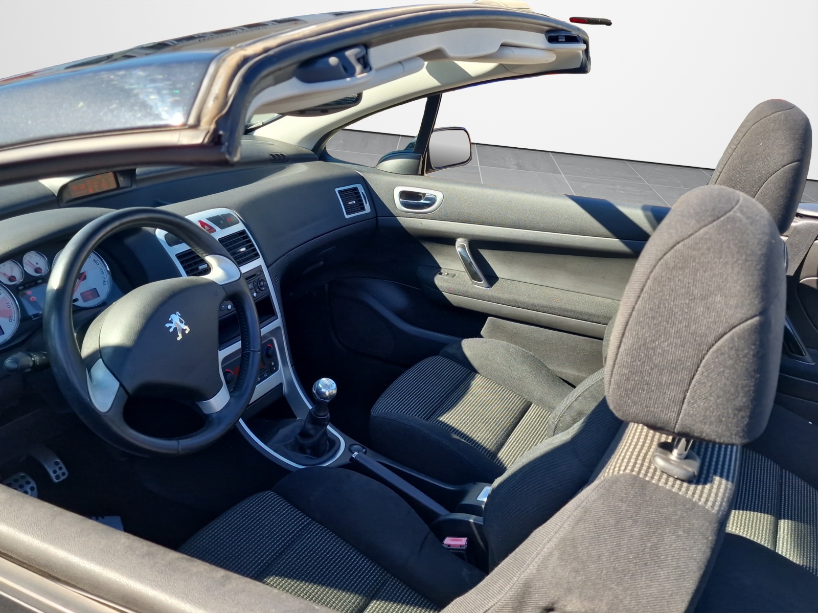 PEUGEOT 307 CC 2.0 16V Dynamic-image-11