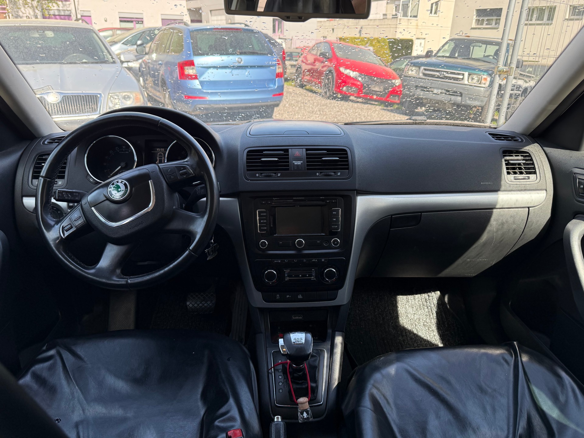 SKODA Yeti 2.0 TDI Ambition 4x4 DSG-image-8