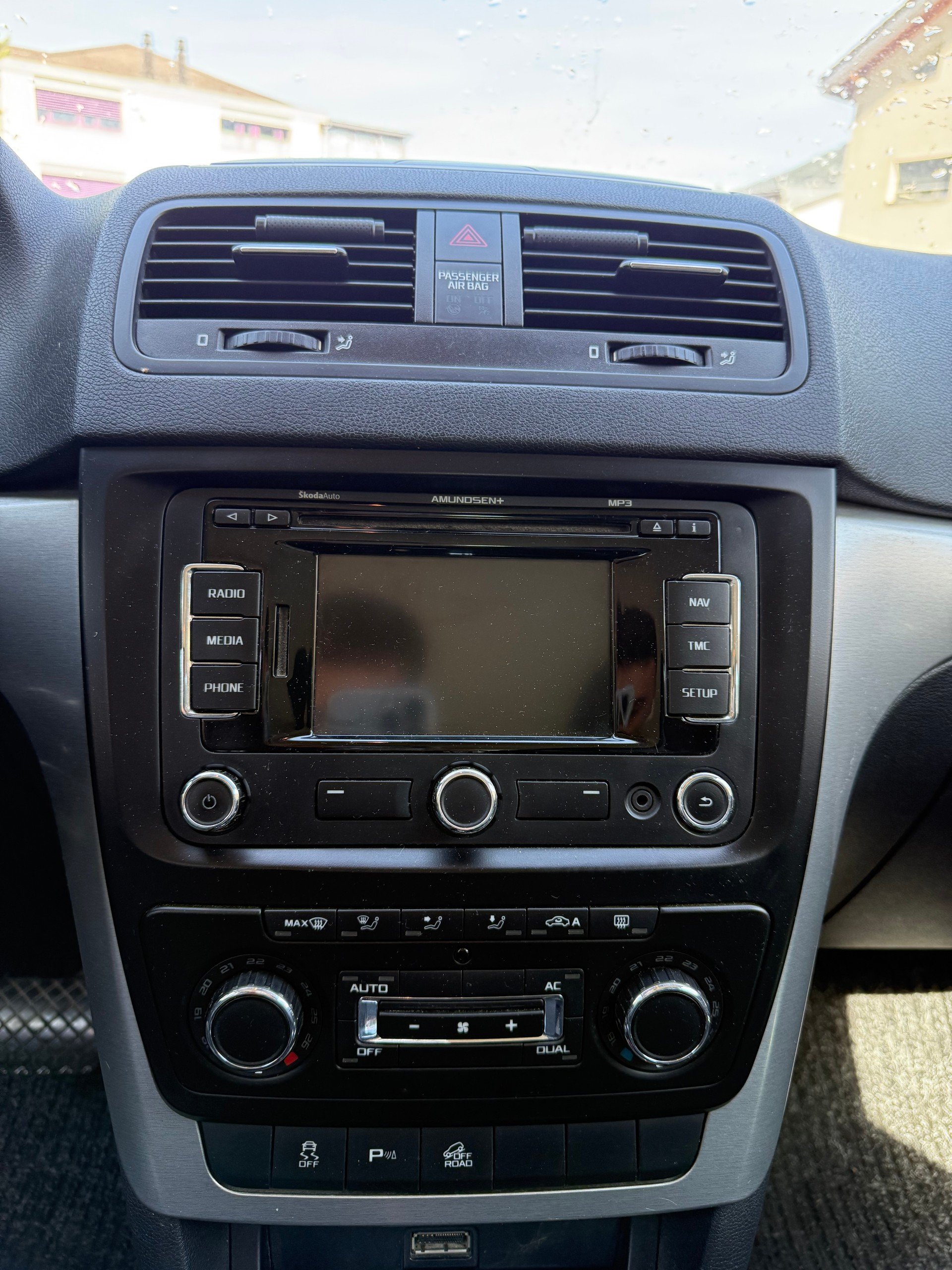 SKODA Yeti 2.0 TDI Ambition 4x4 DSG-image-10