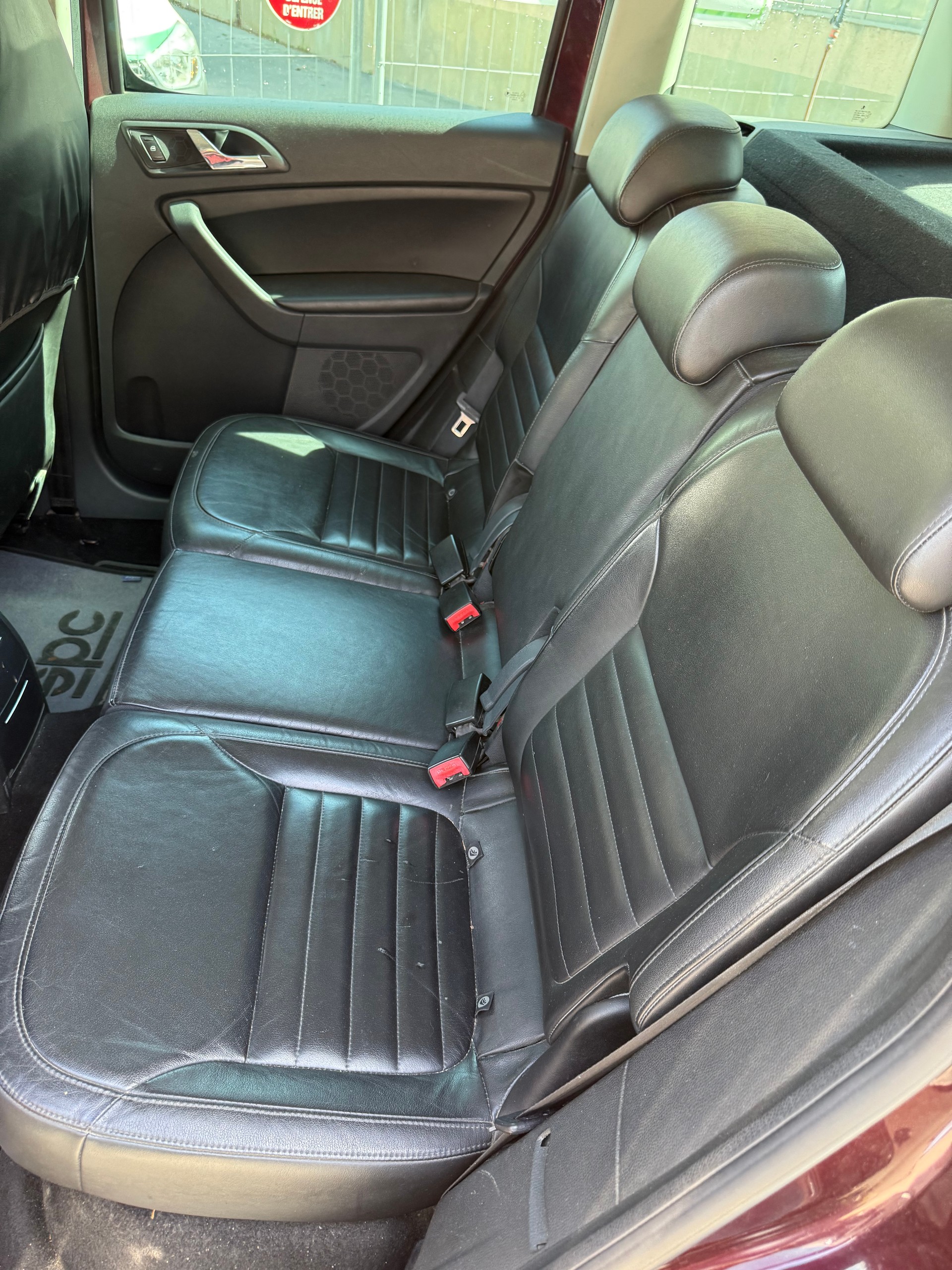 SKODA Yeti 2.0 TDI Ambition 4x4 DSG-image-11