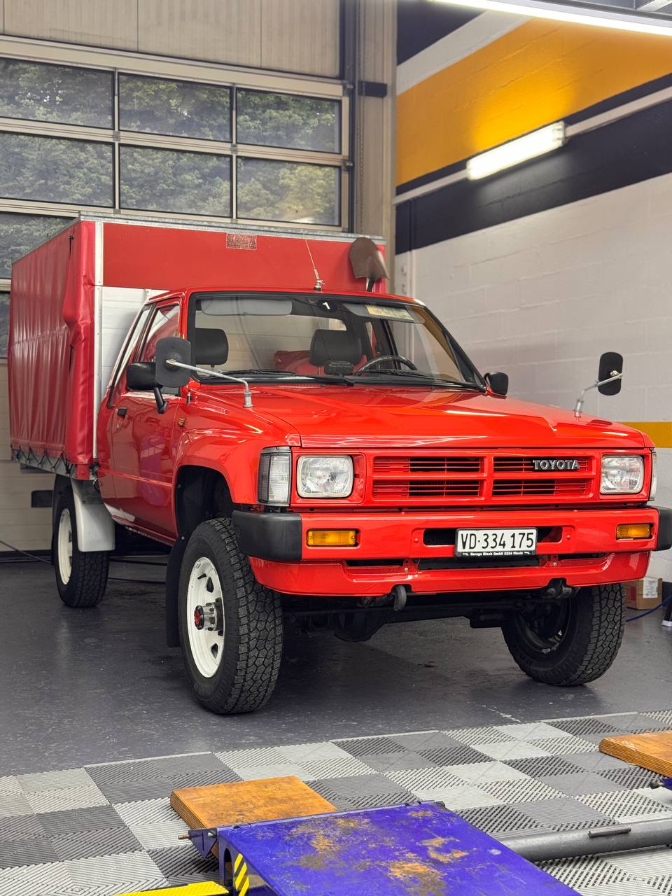 TOYOTA Hilux Xtra Cab YN67 4WD