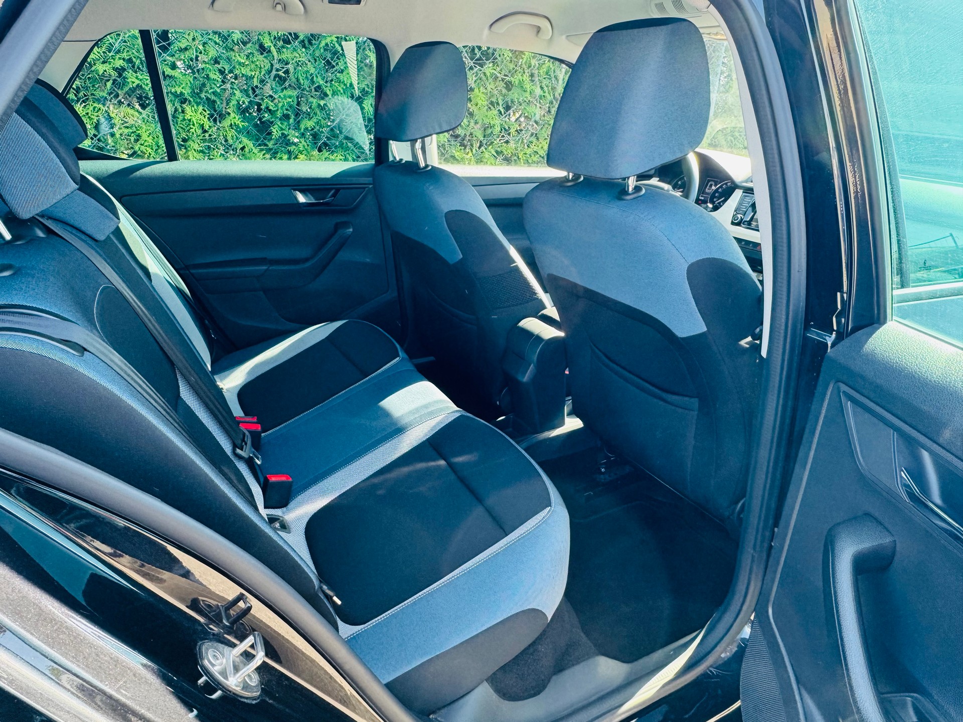 SKODA Fabia 1.2 TSI Swiss Edition-image-12