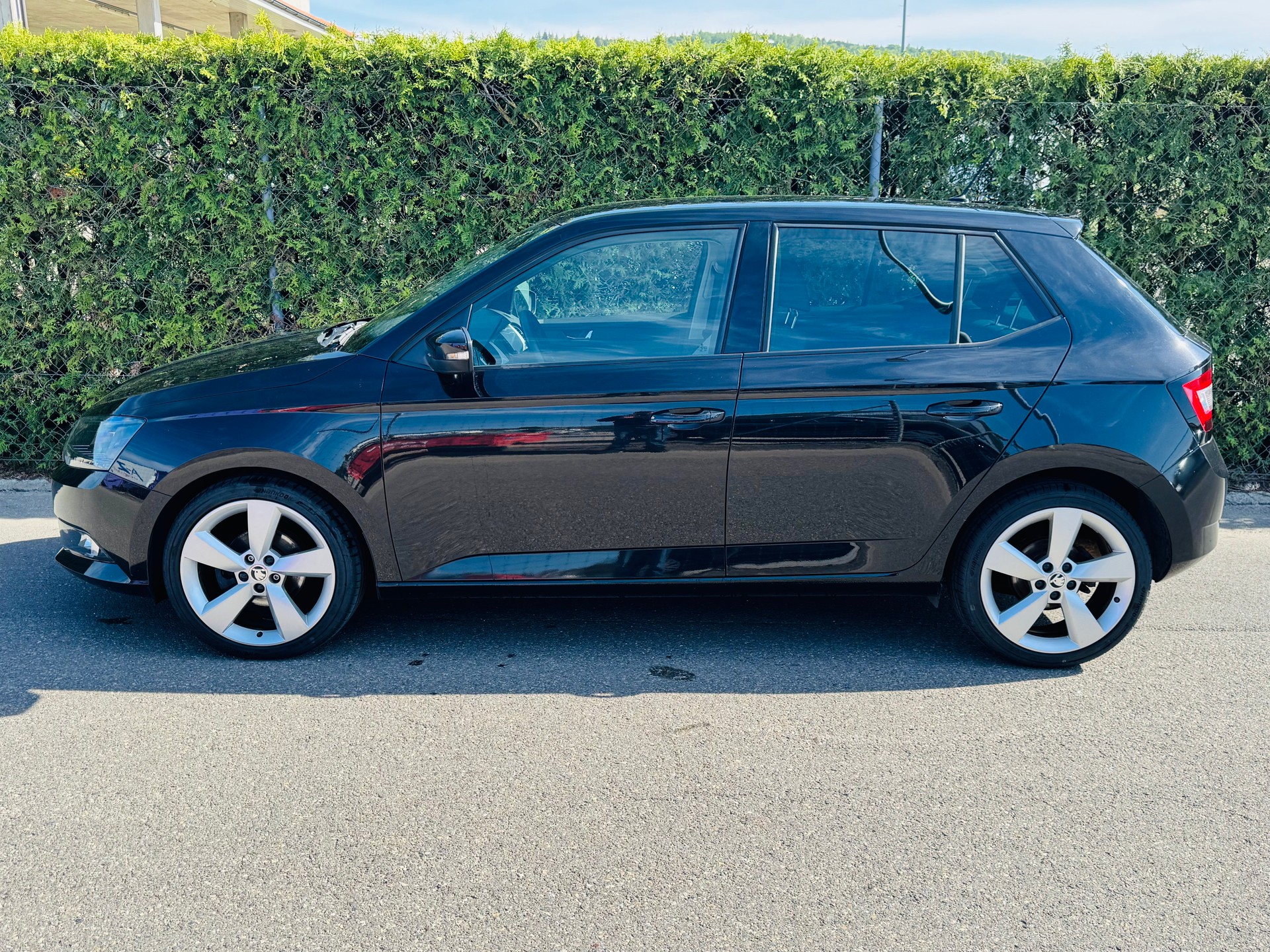 SKODA Fabia 1.2 TSI Swiss Edition-image-7