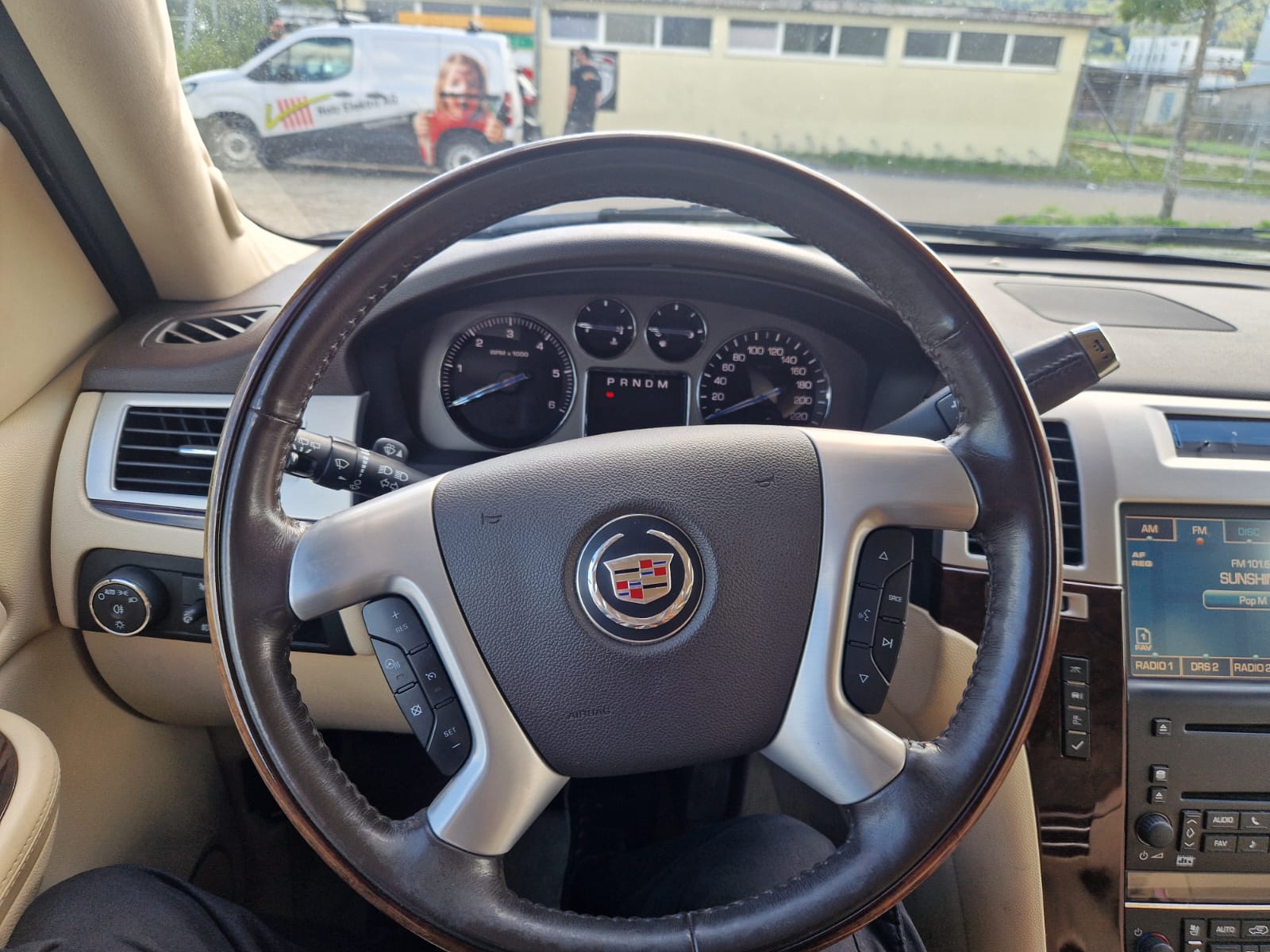 CADILLAC Escalade 6.2 Sport Luxury-image-13