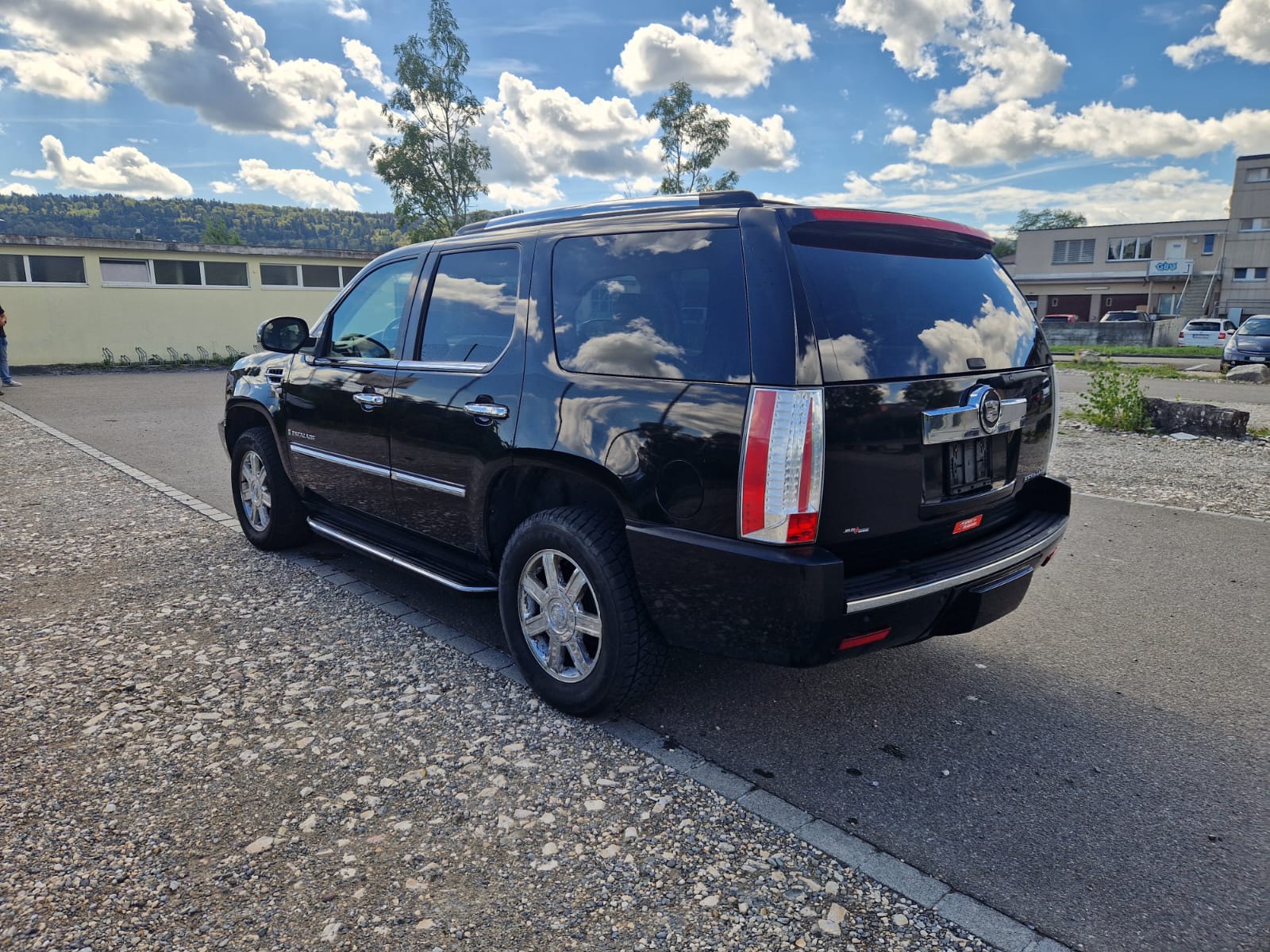 CADILLAC Escalade 6.2 Sport Luxury-image-2