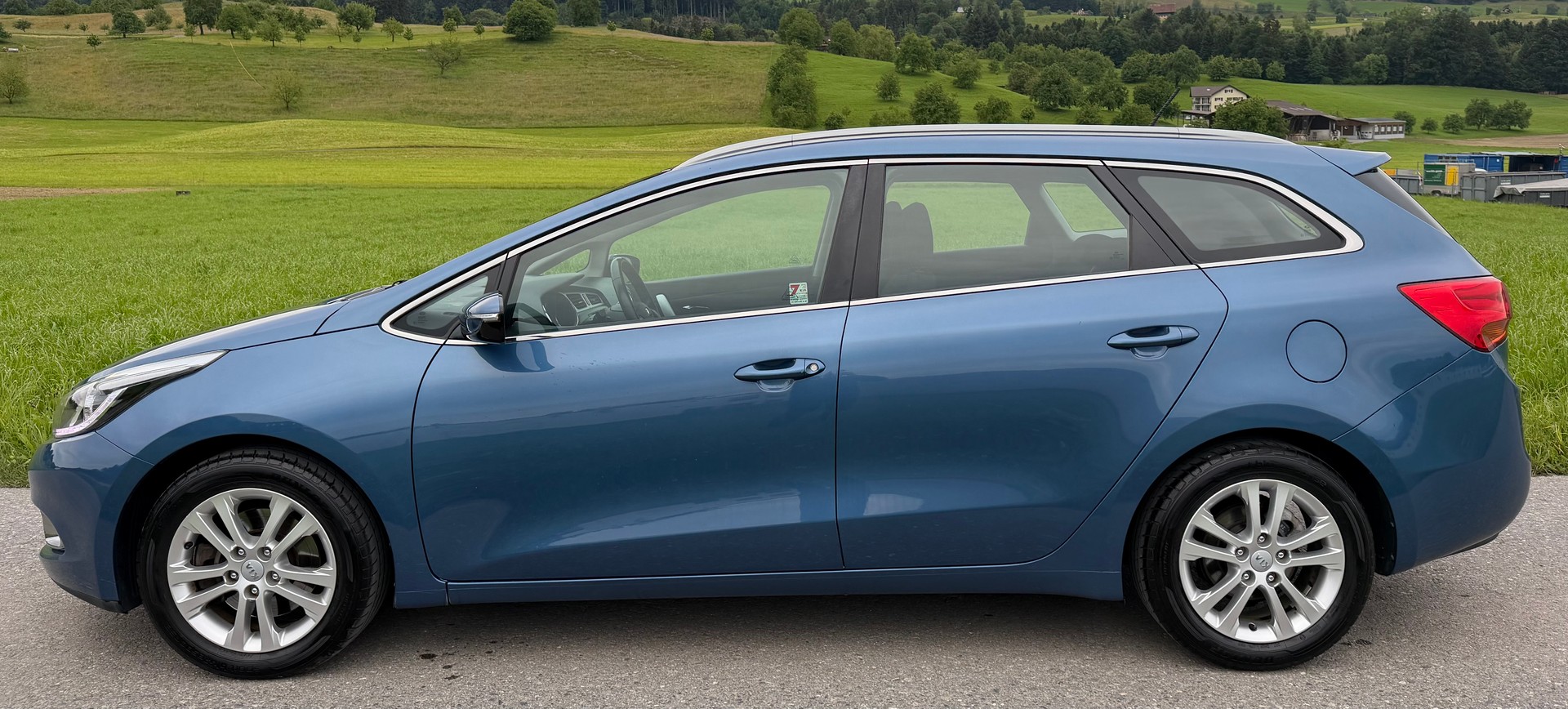 KIA Cee'd Sportswagon 1.6 CRDi Style Automat-image-2