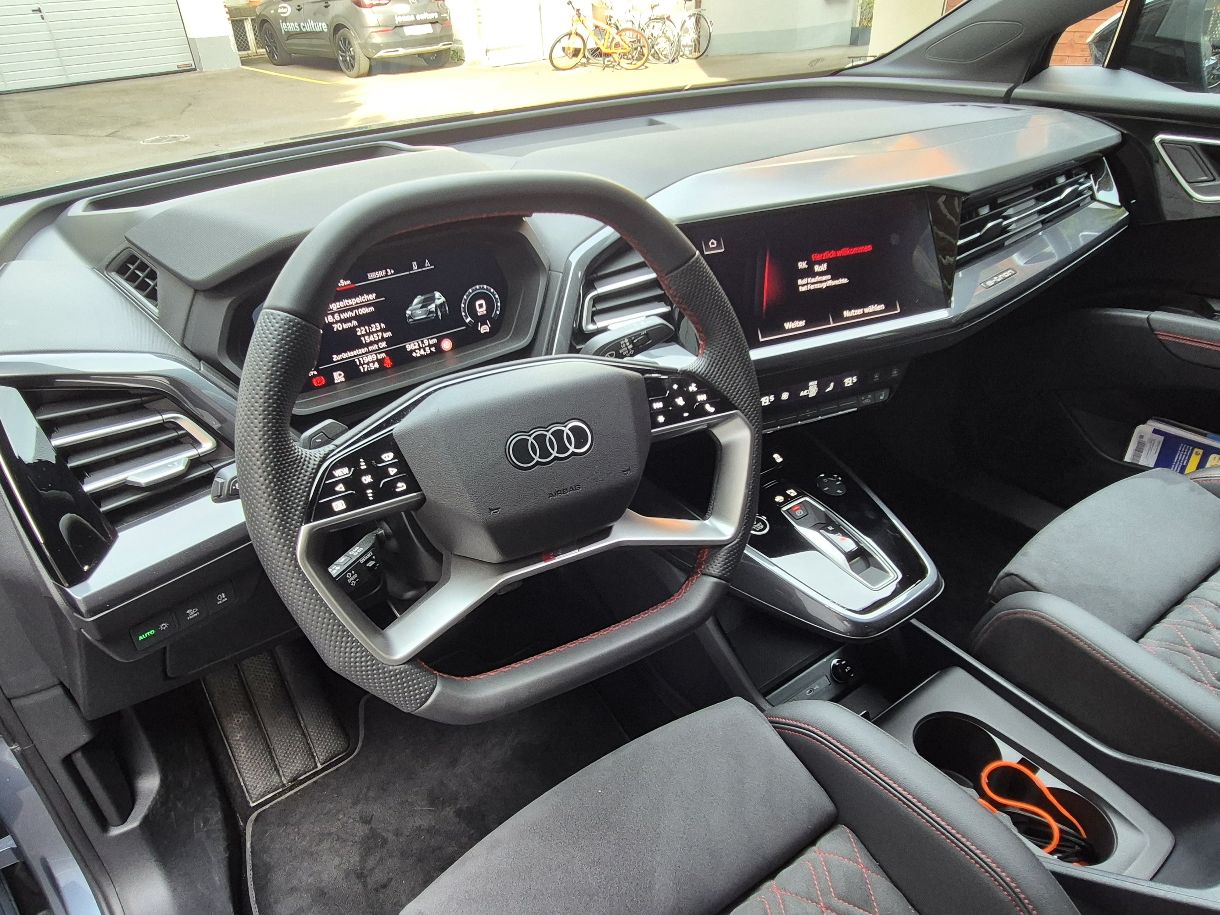 AUDI Q4 e-tron 45 Edition Swiss Ski quattro-image-4