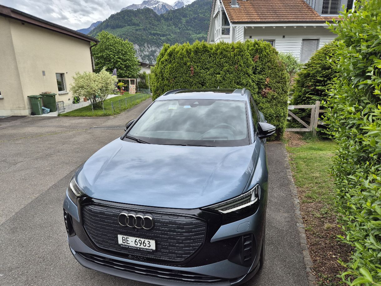 AUDI Q4 e-tron 45 Edition Swiss Ski quattro