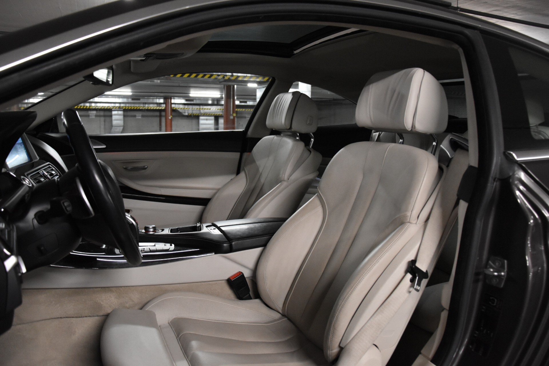 BMW 650i Coupé xDrive INDIVIDUAL-image-25
