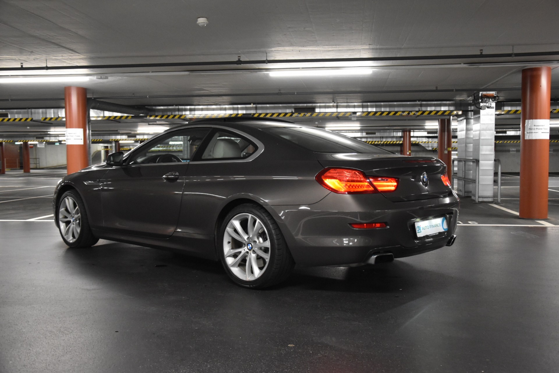 BMW 650i Coupé xDrive INDIVIDUAL-image-4