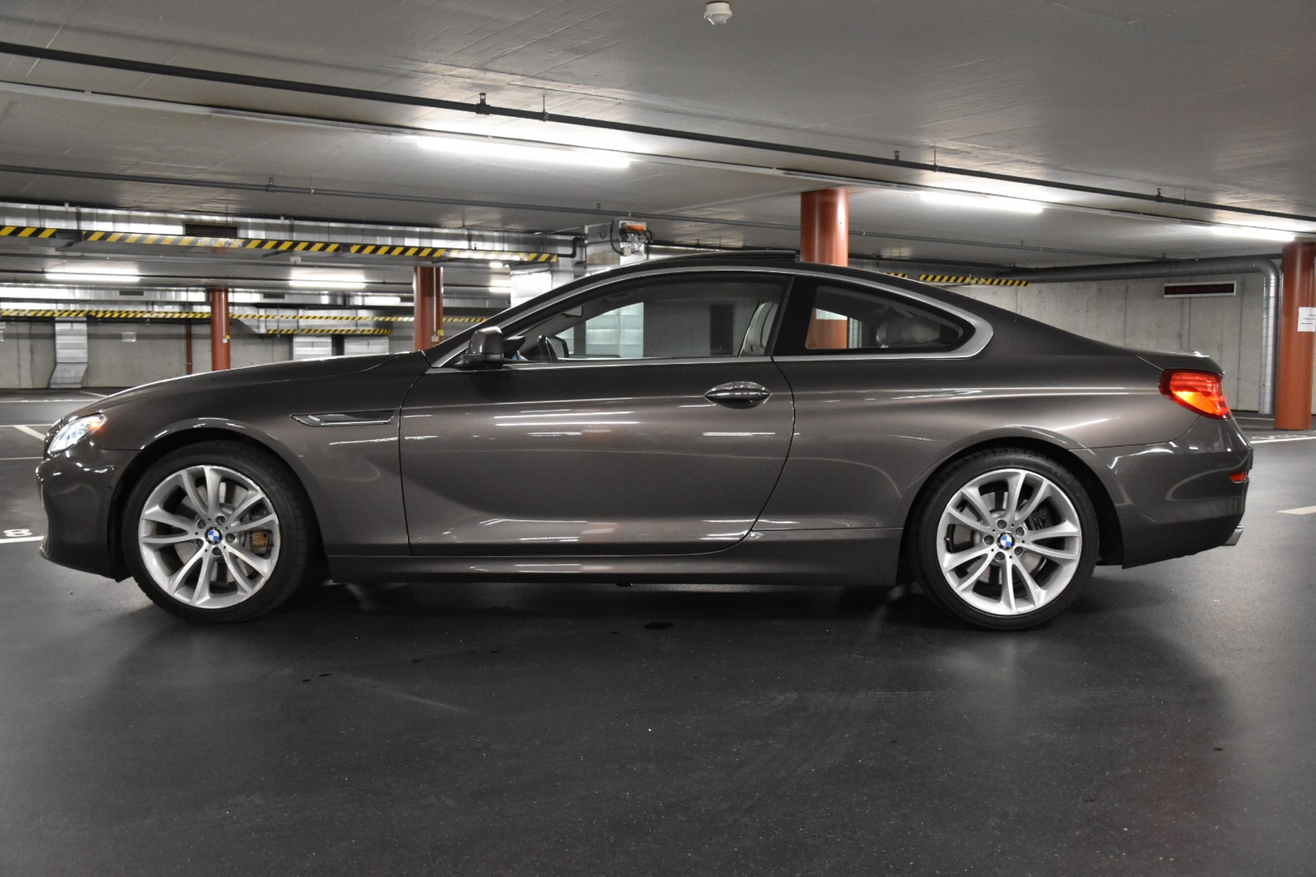 BMW 650i Coupé xDrive INDIVIDUAL-showroom-element-3