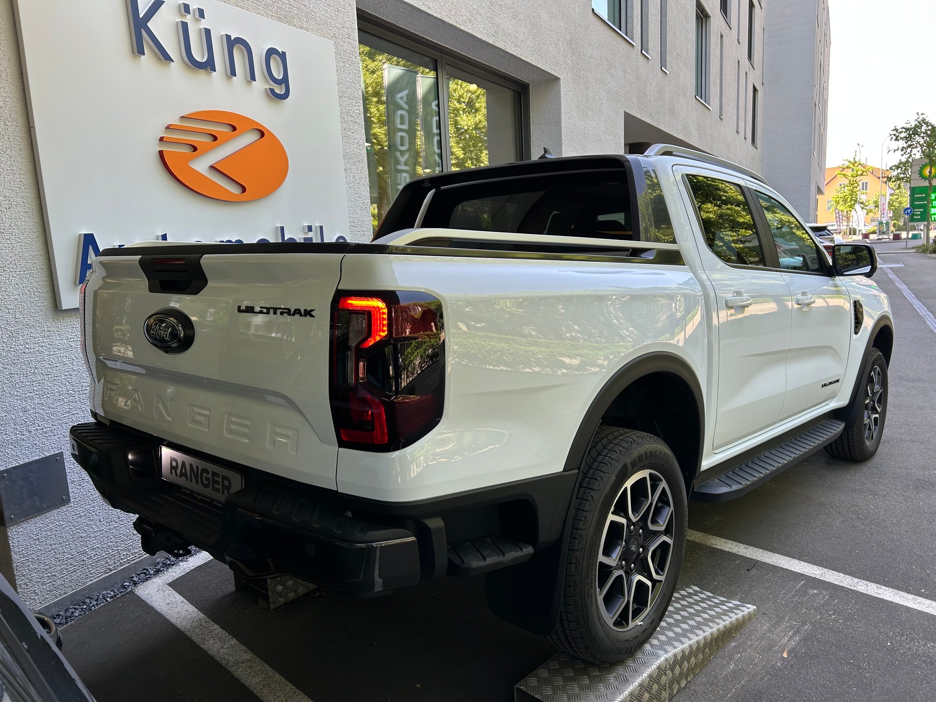 FORD Ranger Wildtrak 2.0 Eco Blue e-4WD Automat-image-5