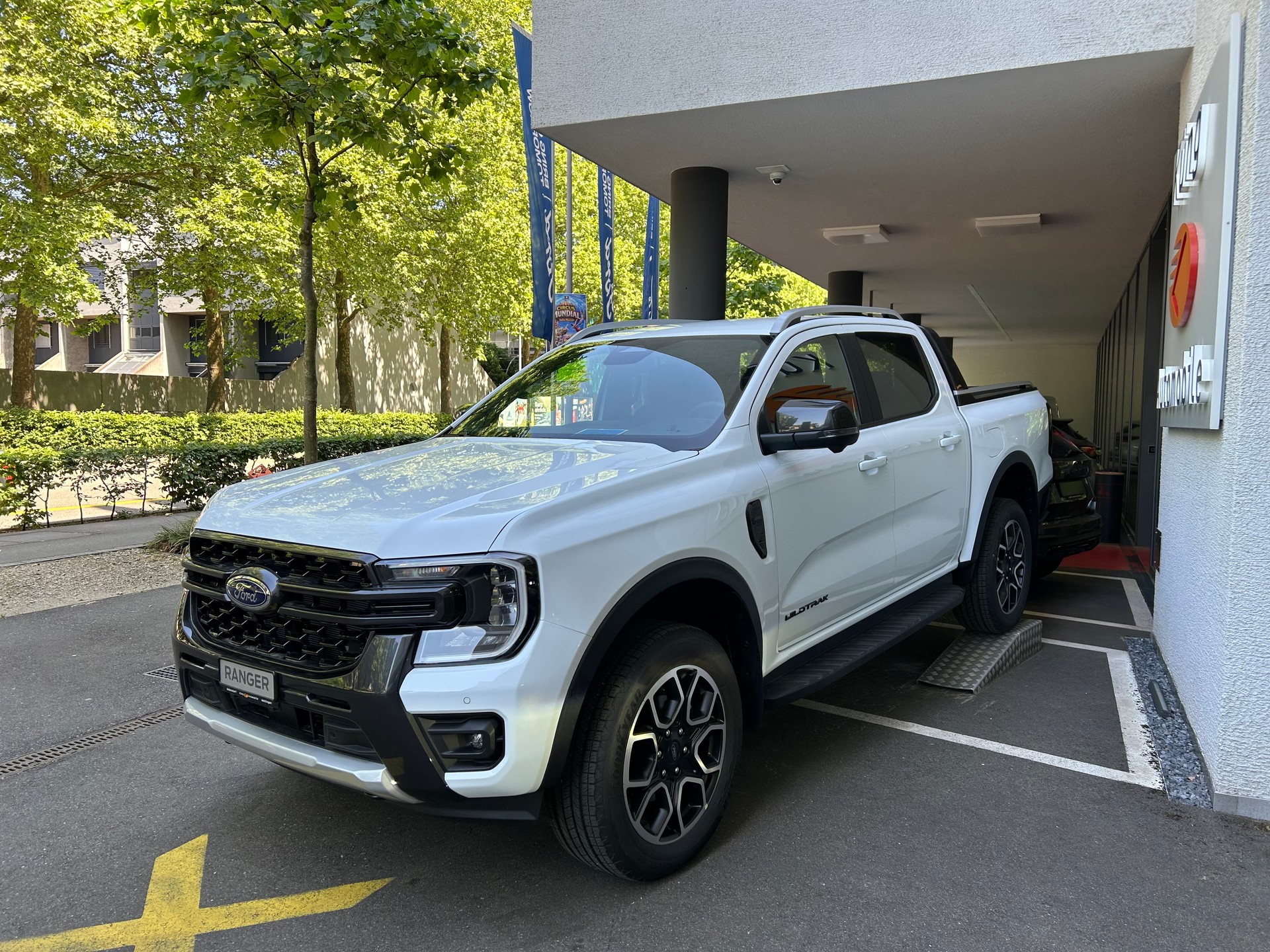 FORD Ranger Wildtrak 2.0 Eco Blue e-4WD Automat-showroom-element-2