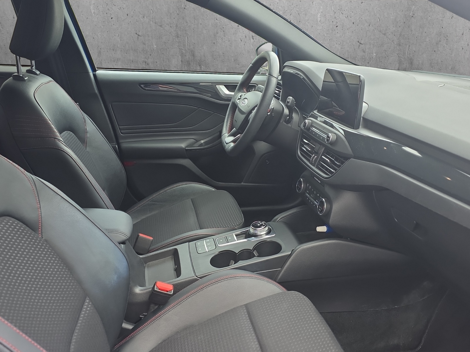 FORD Focus 1.5 SCTi ST Line Automatic-image-11
