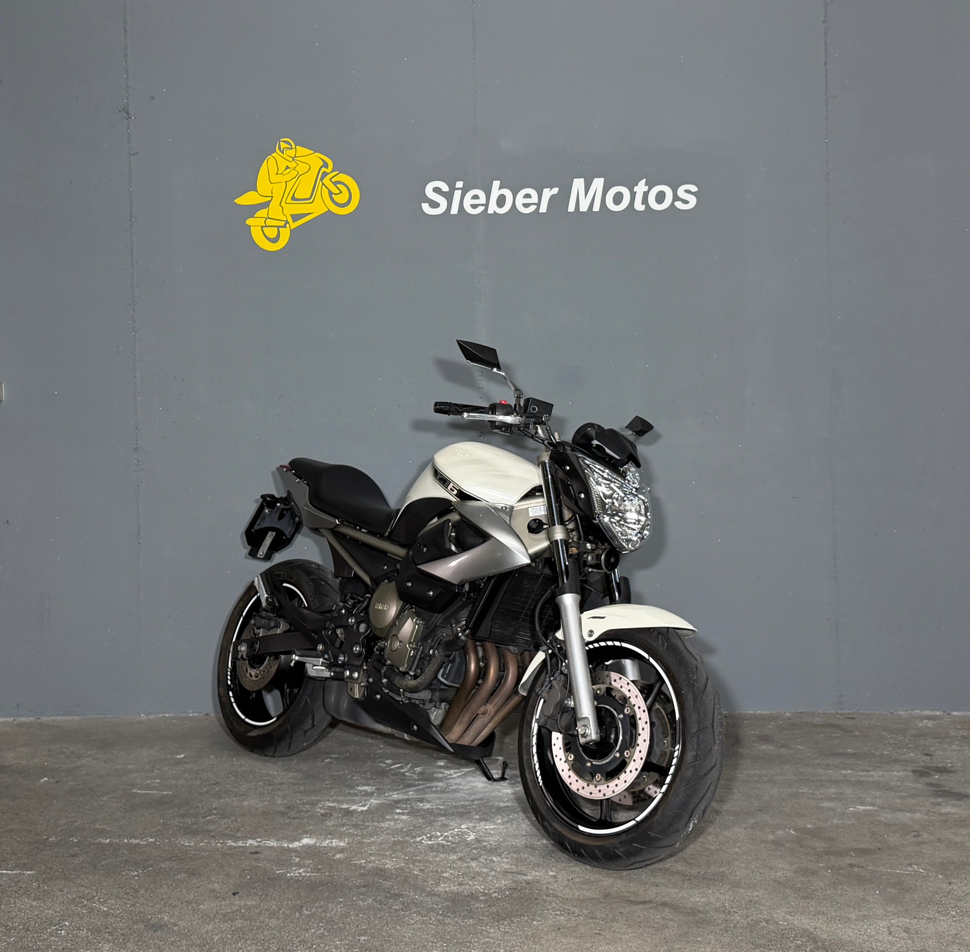 YAMAHA XJ6N ABS-image-1