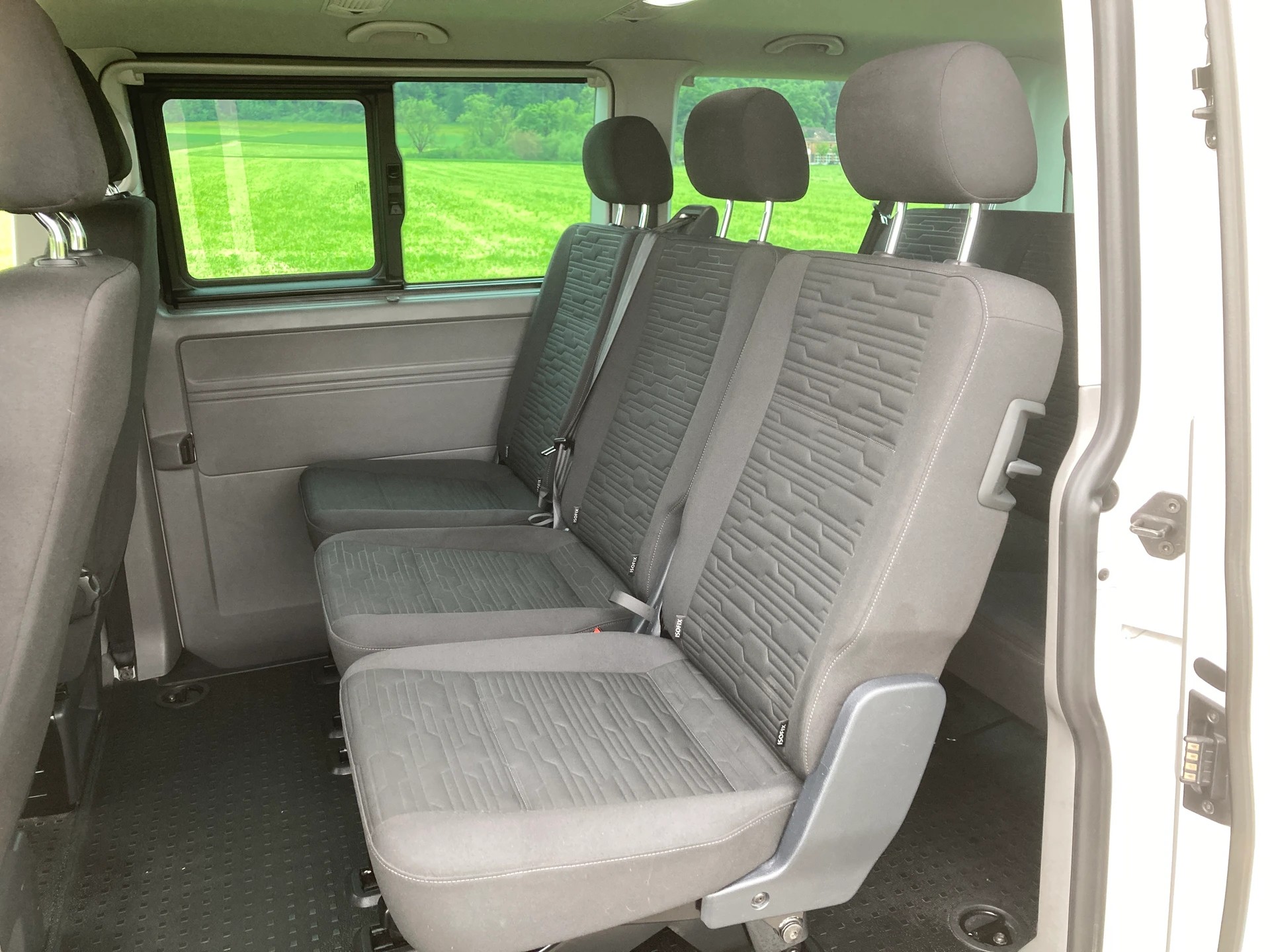 VW T6.1 2.0 TDI DSG 8 Sitzer mit Anhängerkupplung-image-8