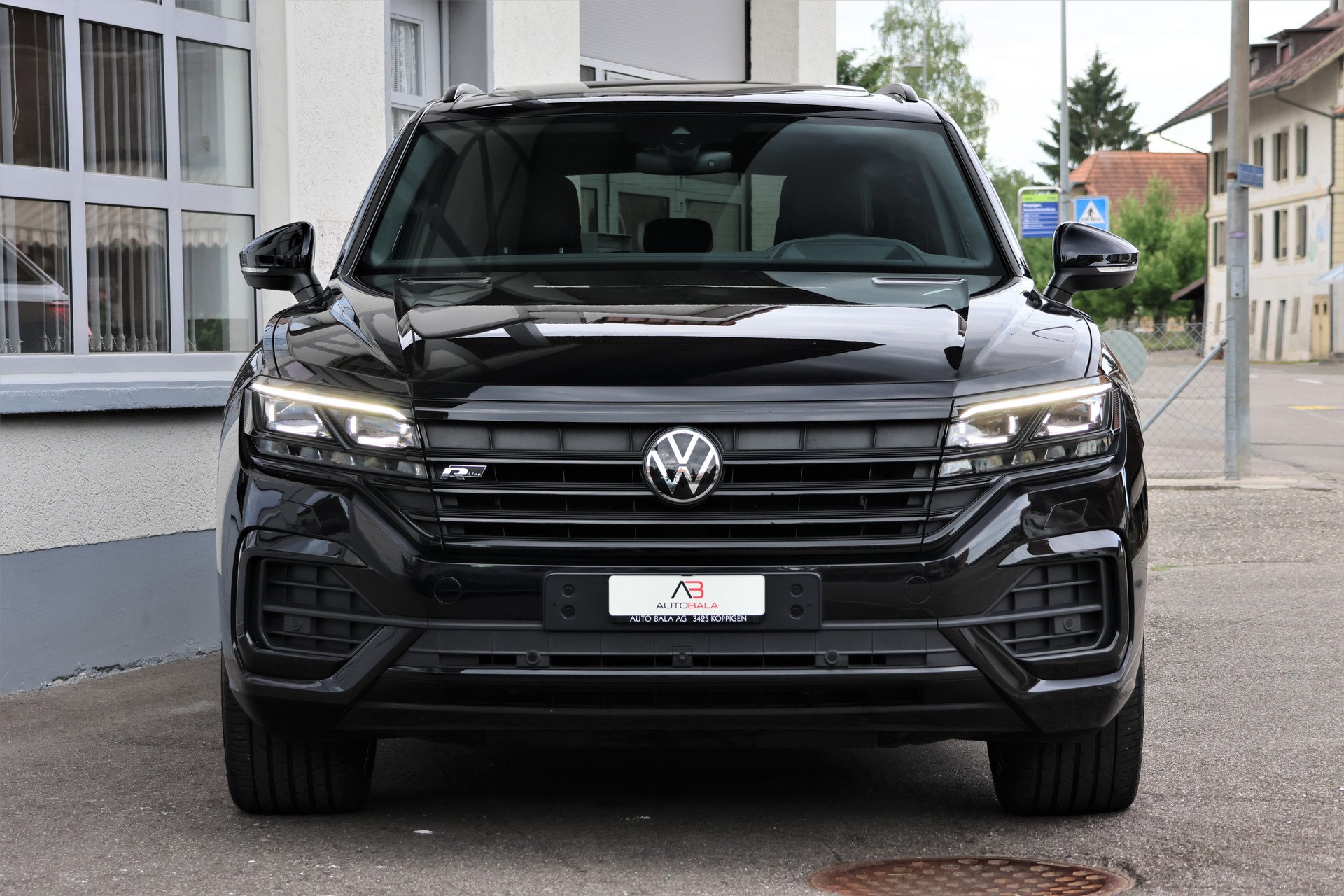 VW Touareg 3.0 TDI R Line Tiptronic "BlackStyle" + 3.5T AHK-showroom-element-1