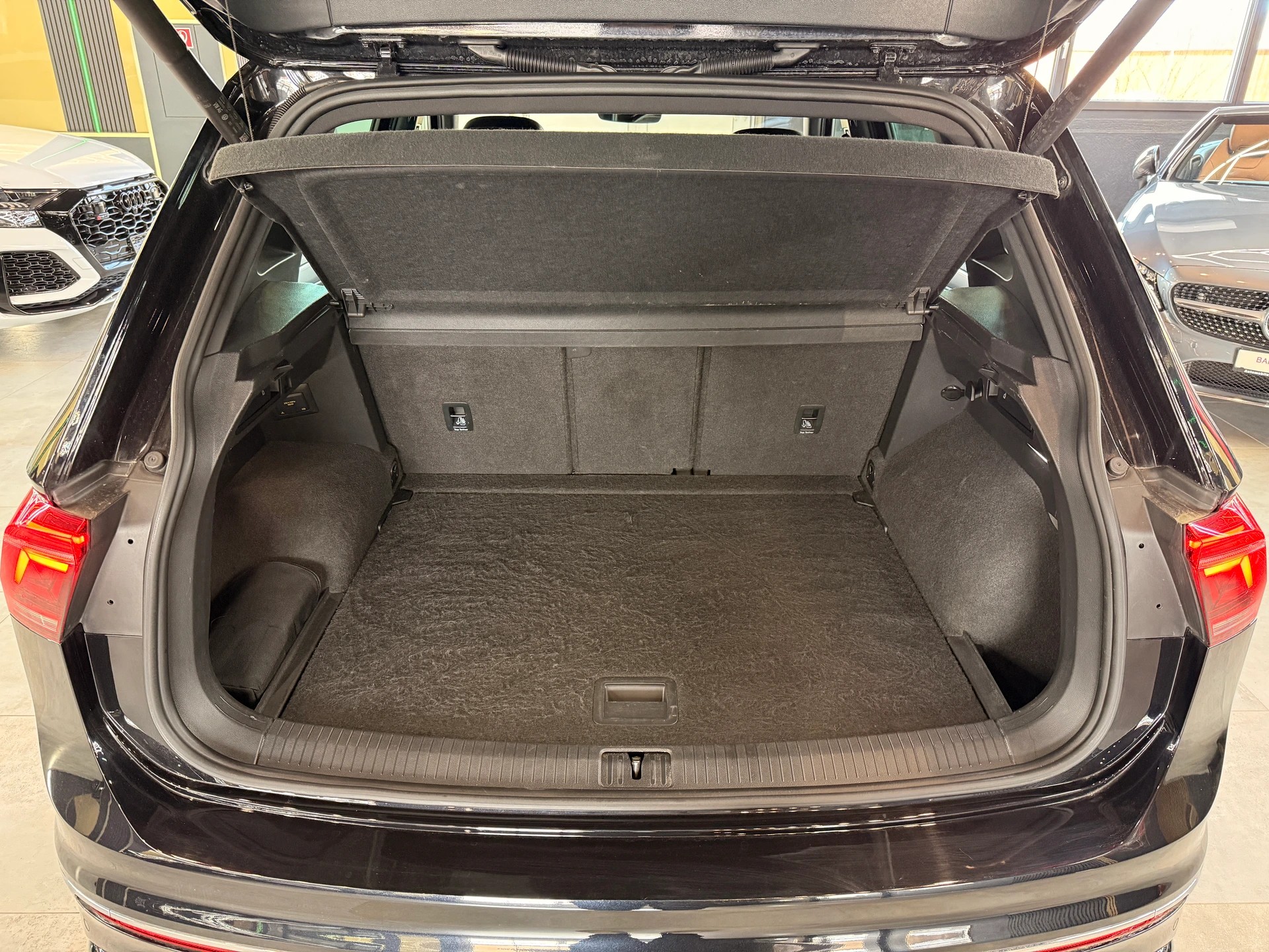 VW Tiguan 2.0TSI R-Line 4Motion DSG-image-15