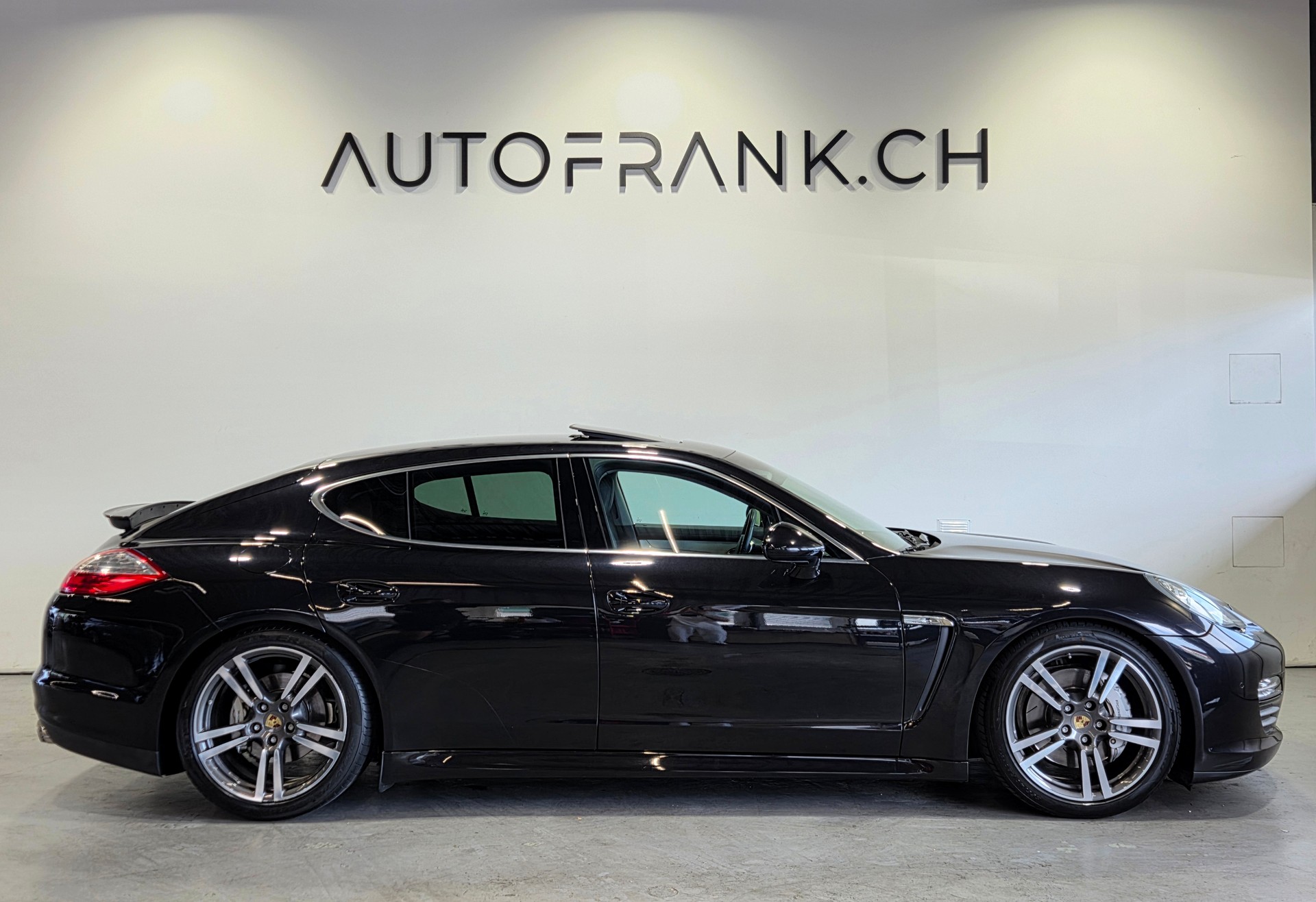 PORSCHE Panamera 4.8 V8 4S PDK-showroom-element-1