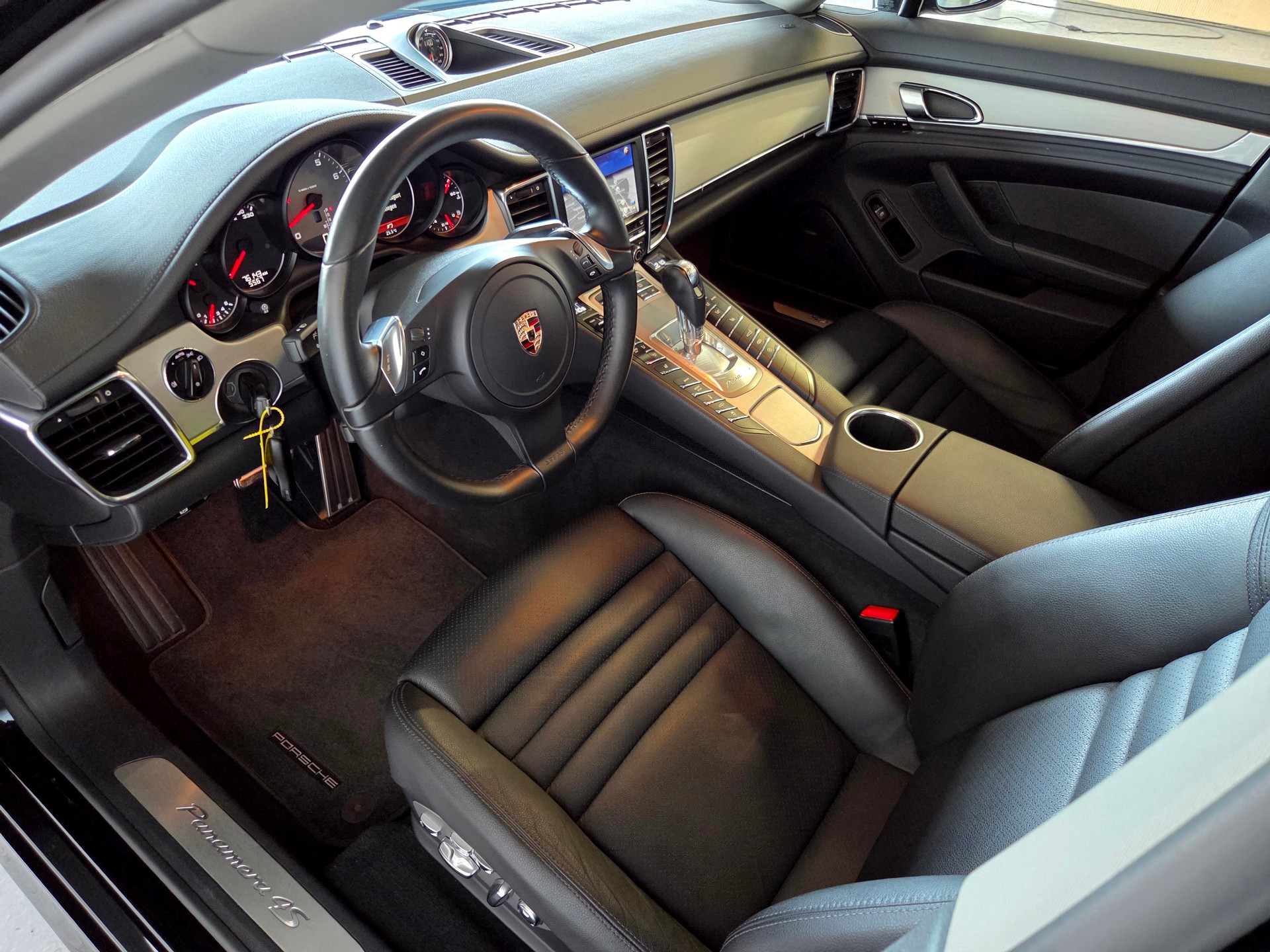 PORSCHE Panamera 4.8 V8 4S PDK-showroom-element-3