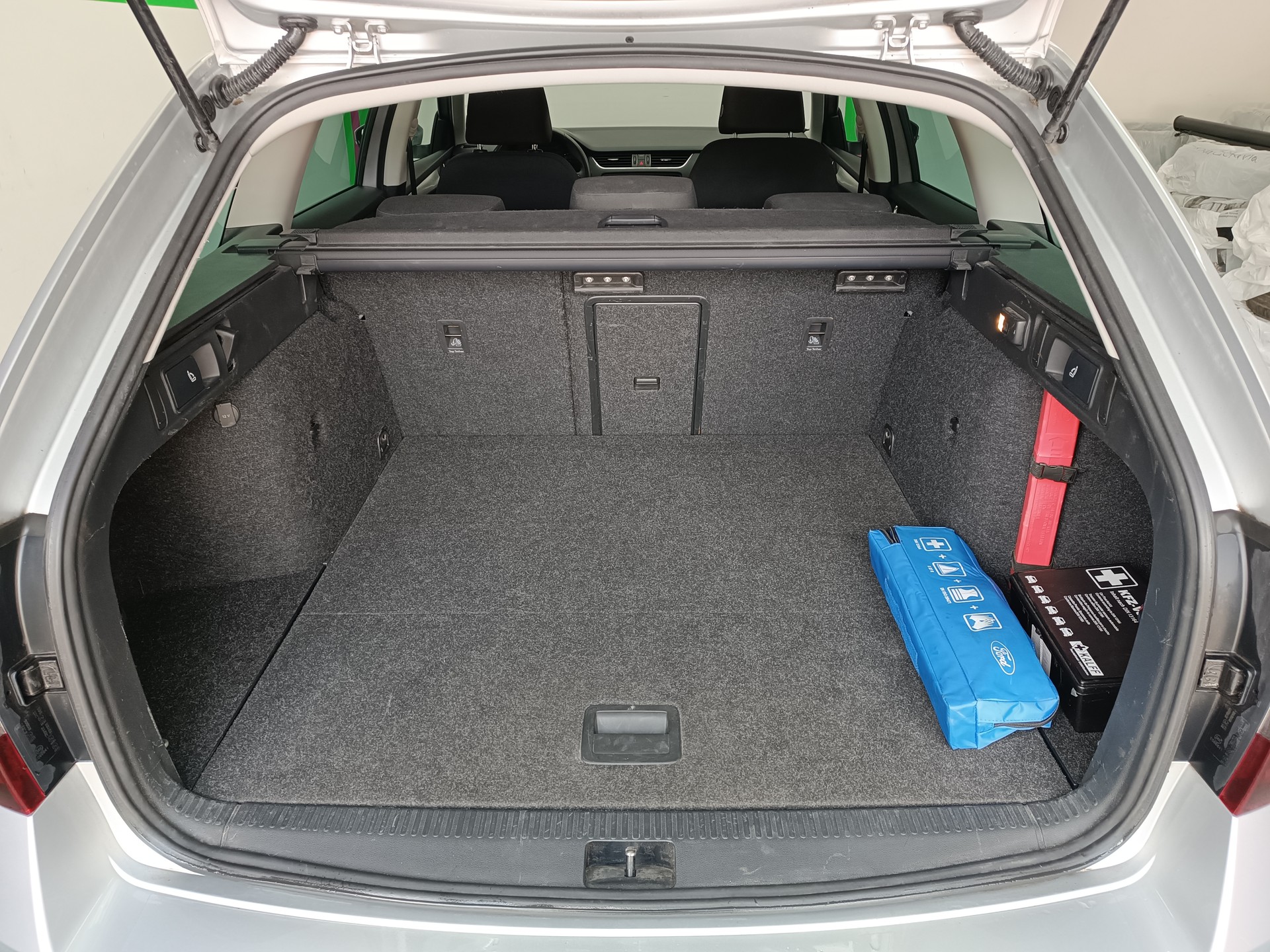 SKODA Octavia Combi 2.0 TDI Ambition 4x4-image-14