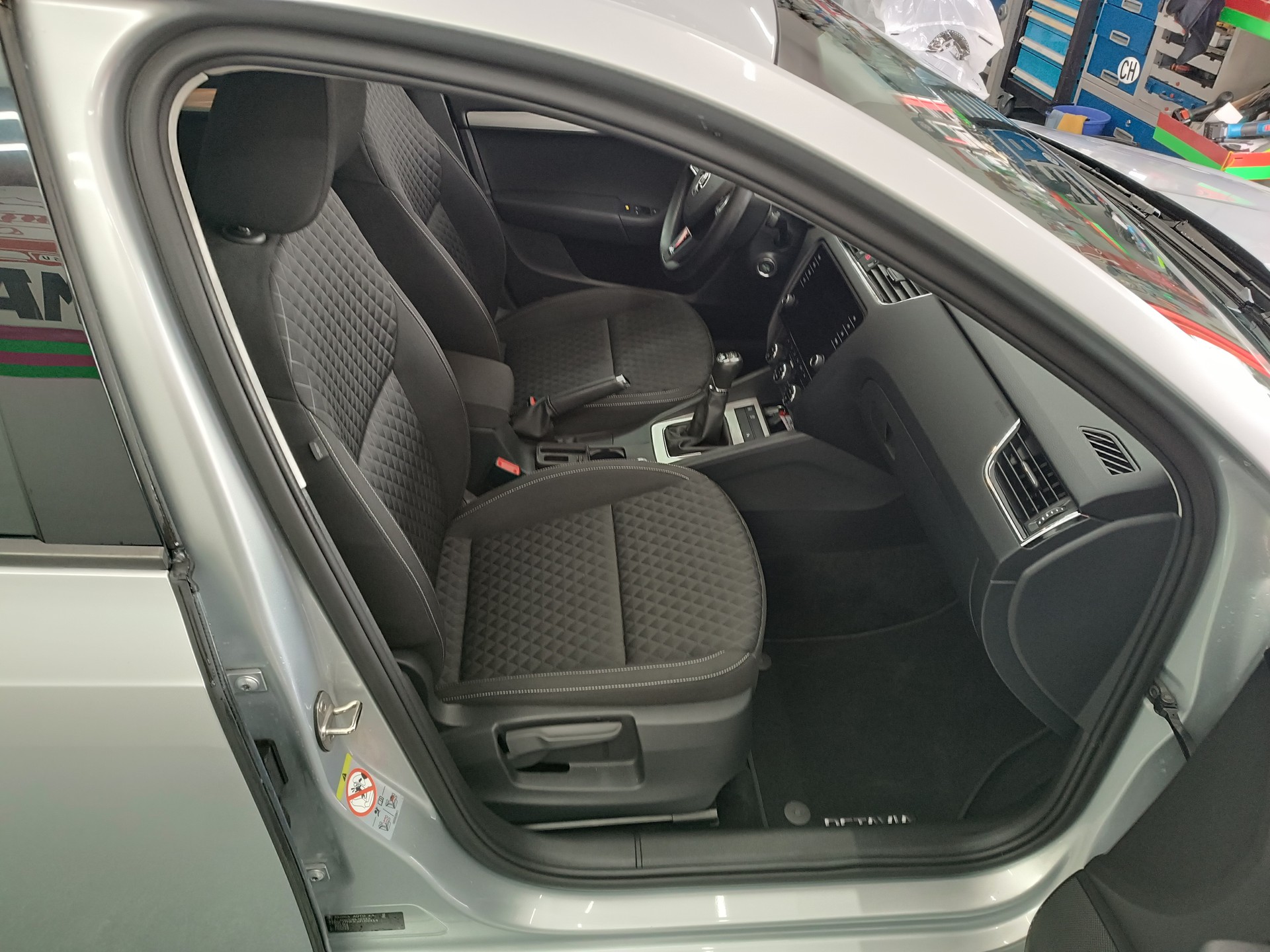 SKODA Octavia Combi 2.0 TDI Ambition 4x4-image-10
